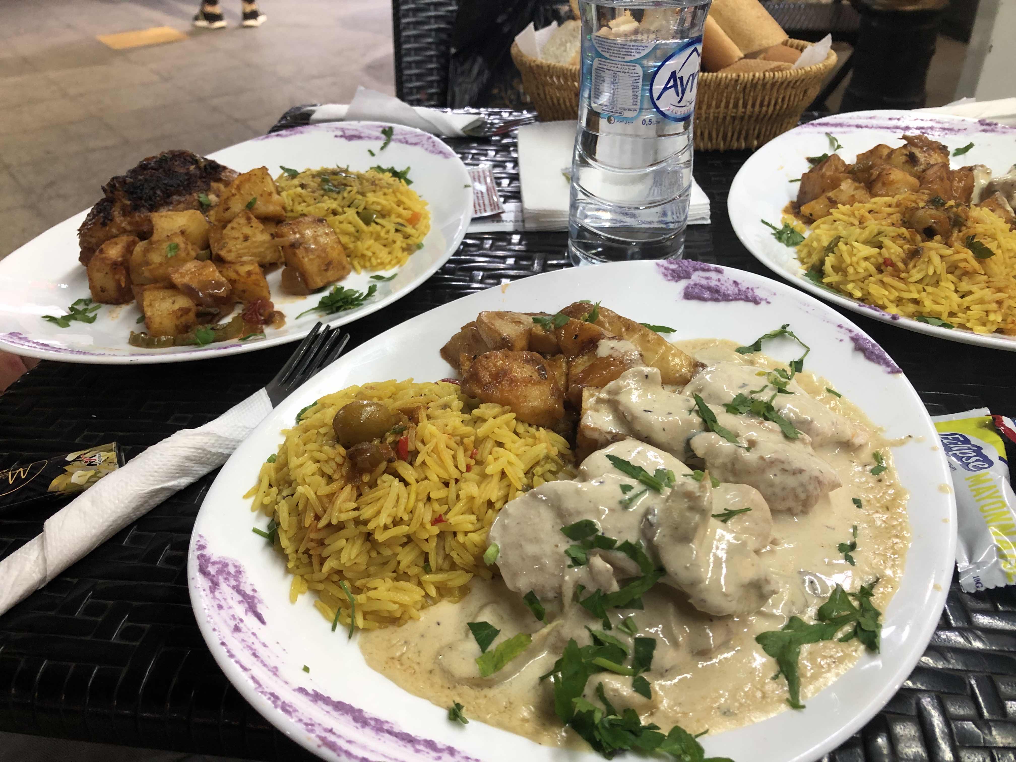 دجاج مع الأرز والبطاطس