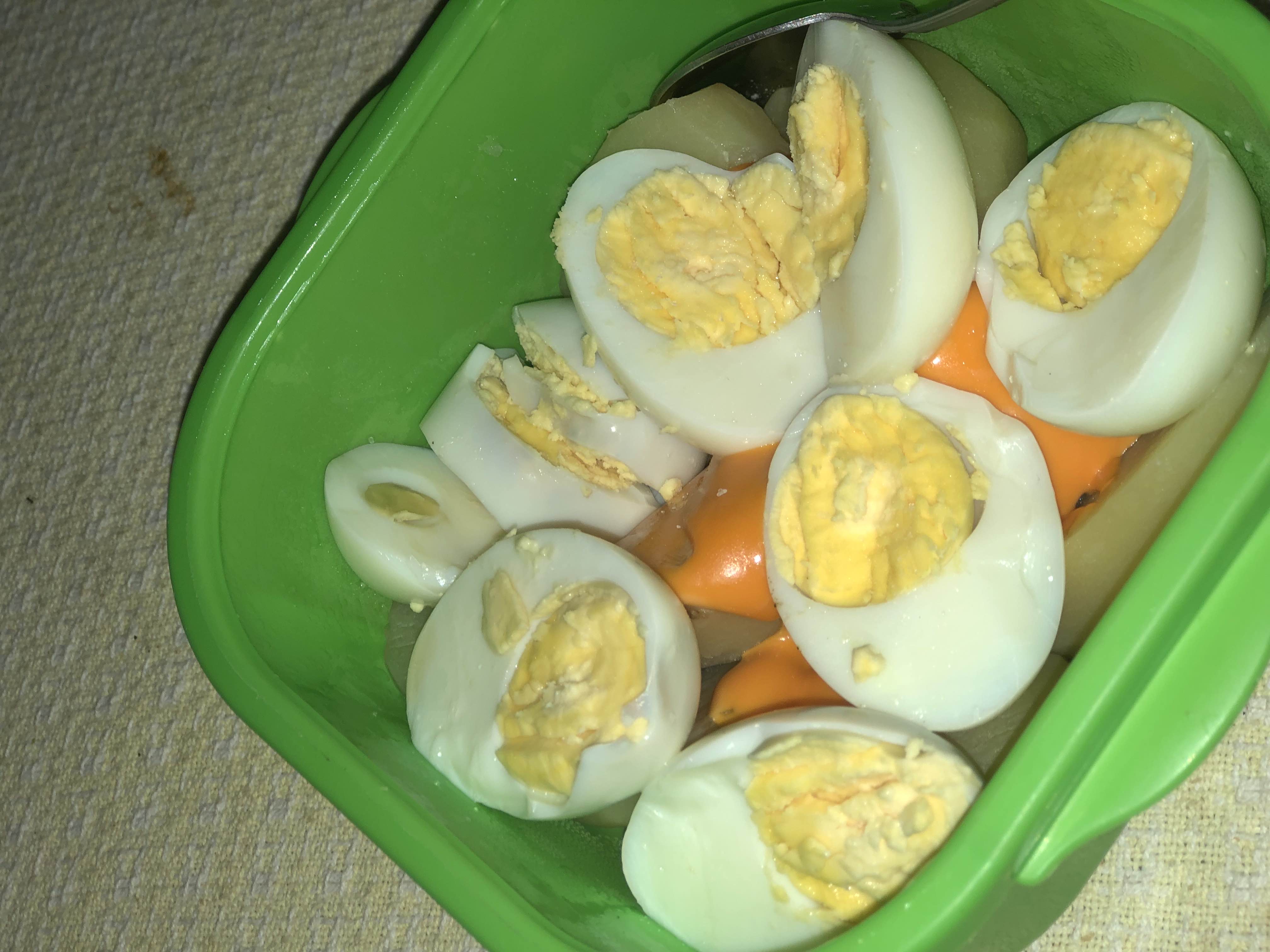 Ensalada de papa y huevo