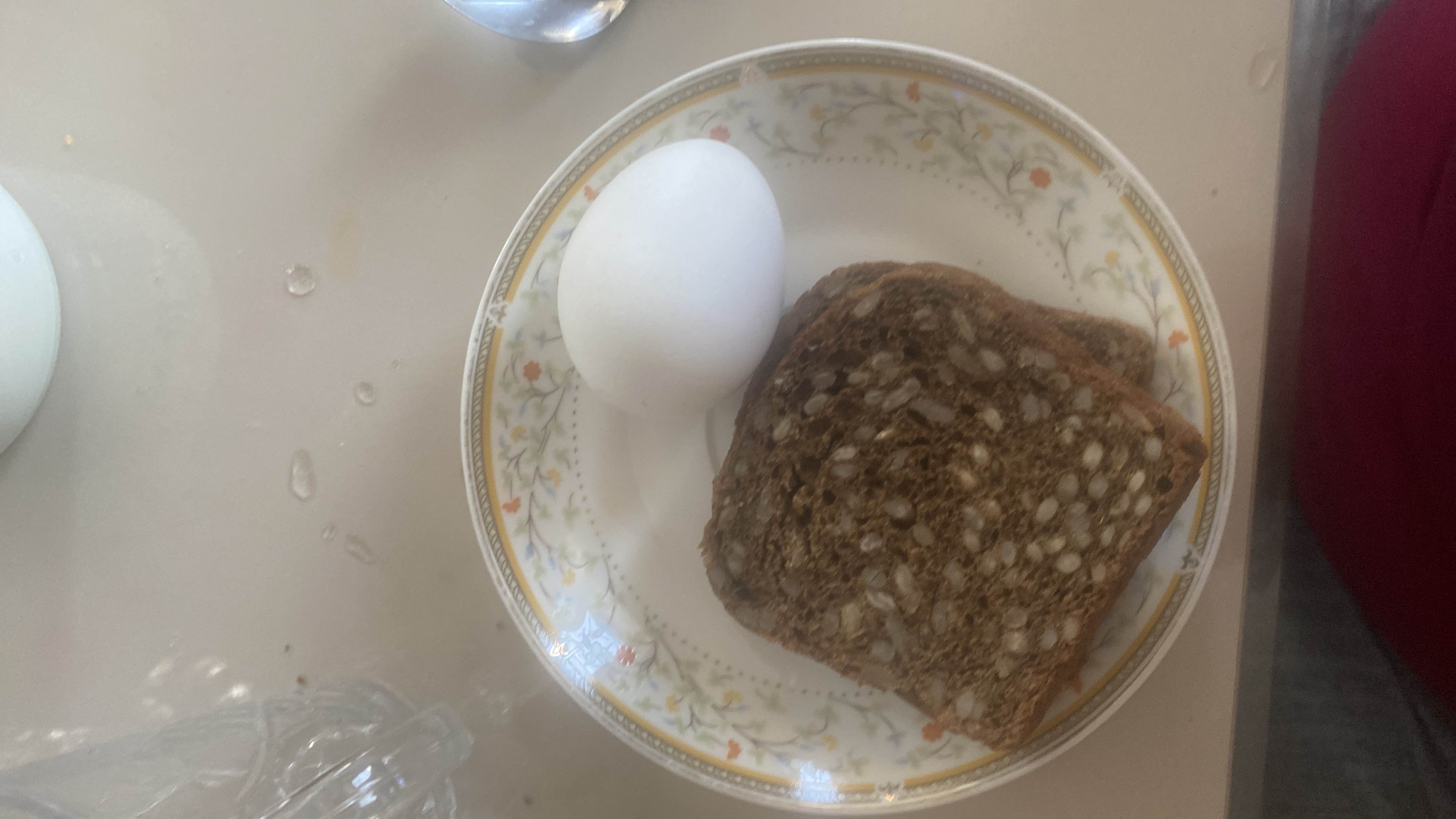 Яйцо с хлебом