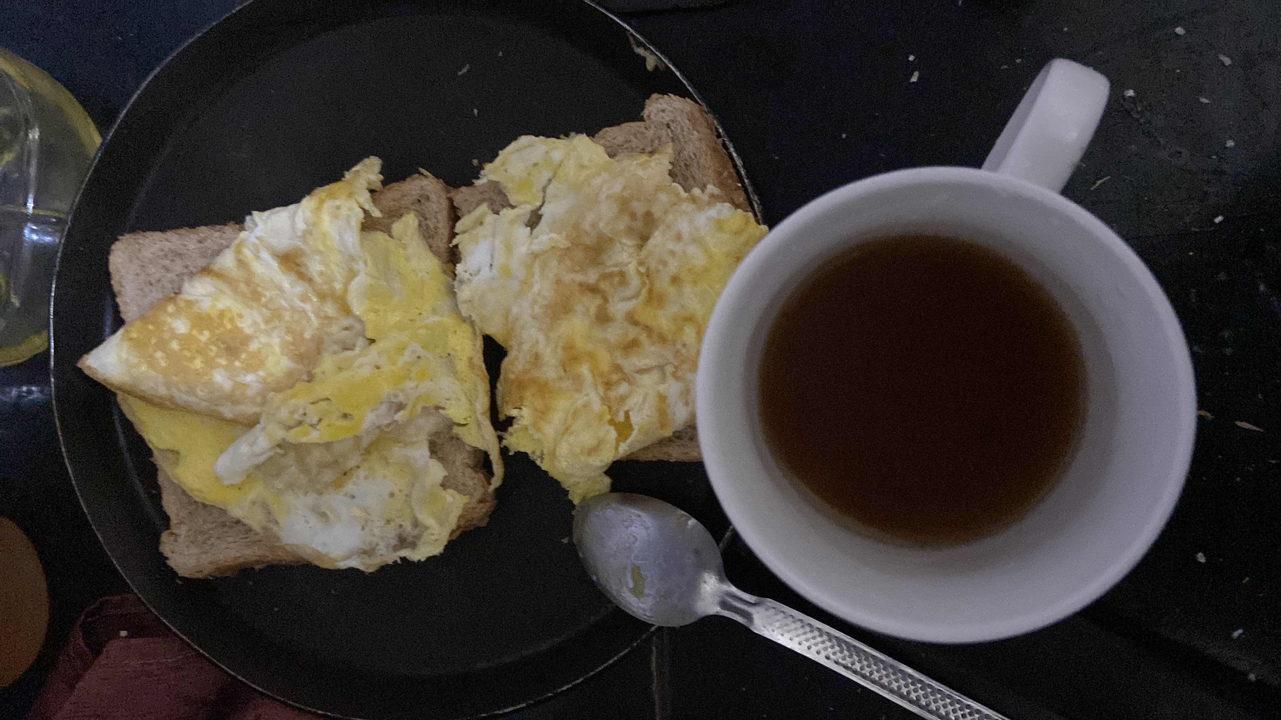 Oeufs sur pain grillé