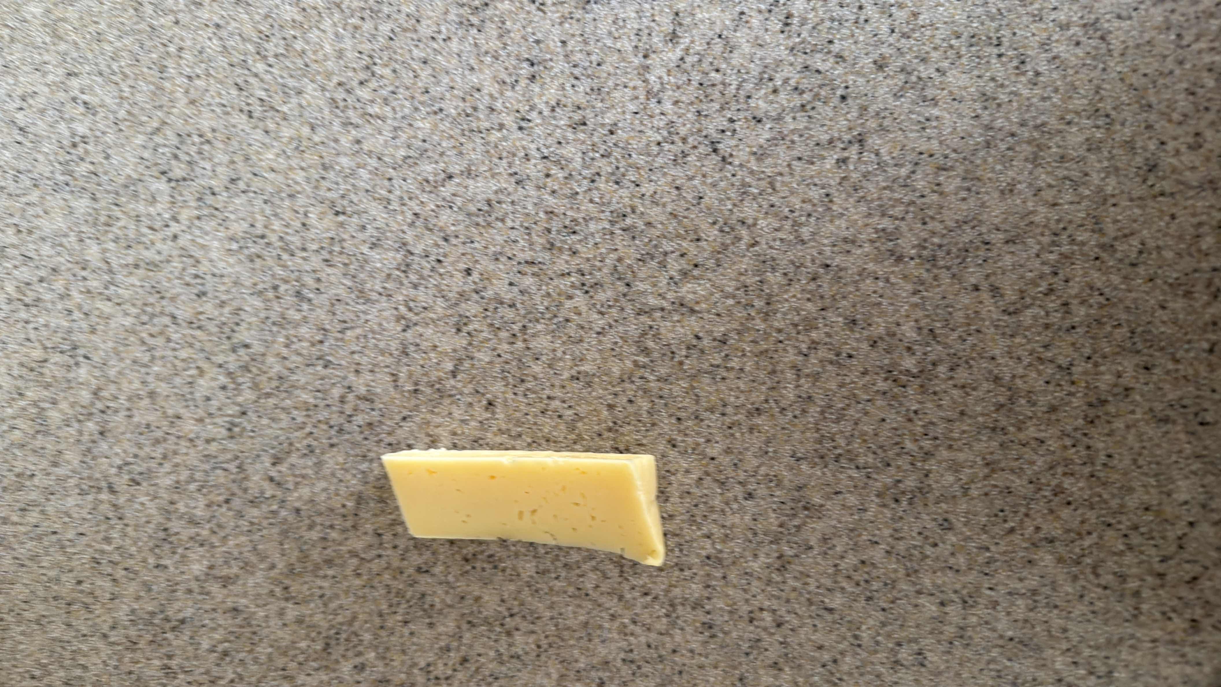 Кусочек сыра