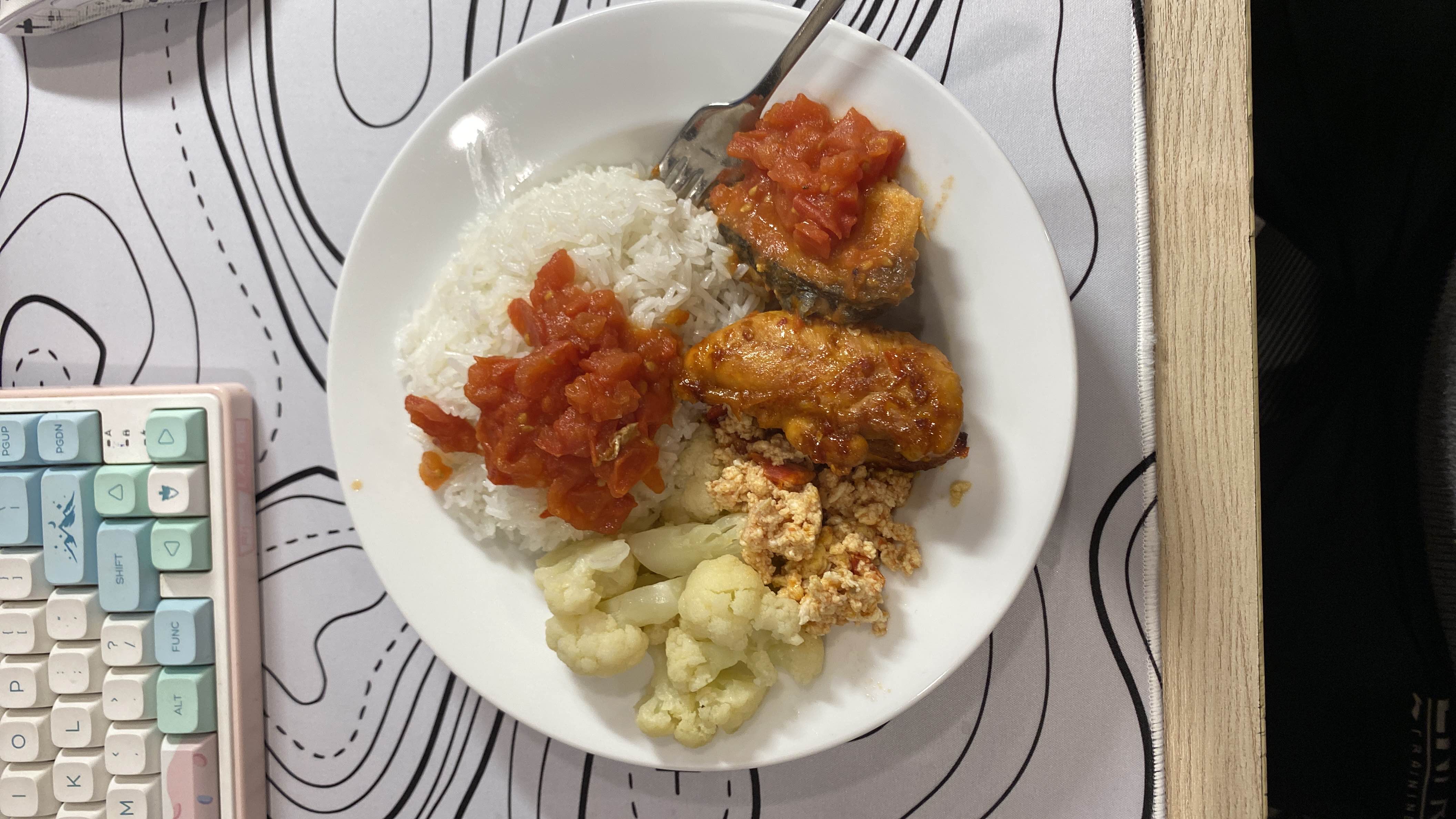 Cơm cá sốt cà chua