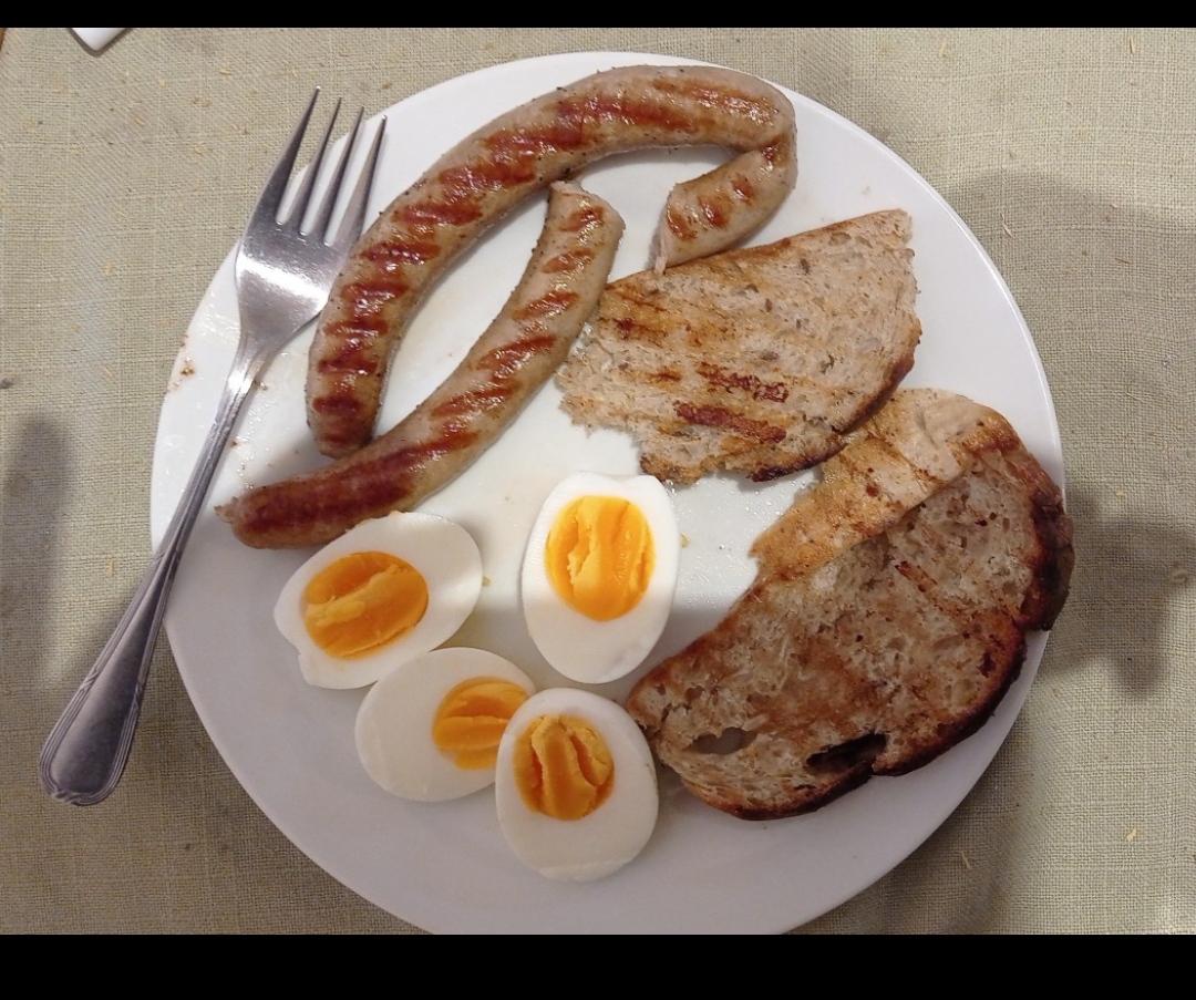 Grilled Sausages with Eggs