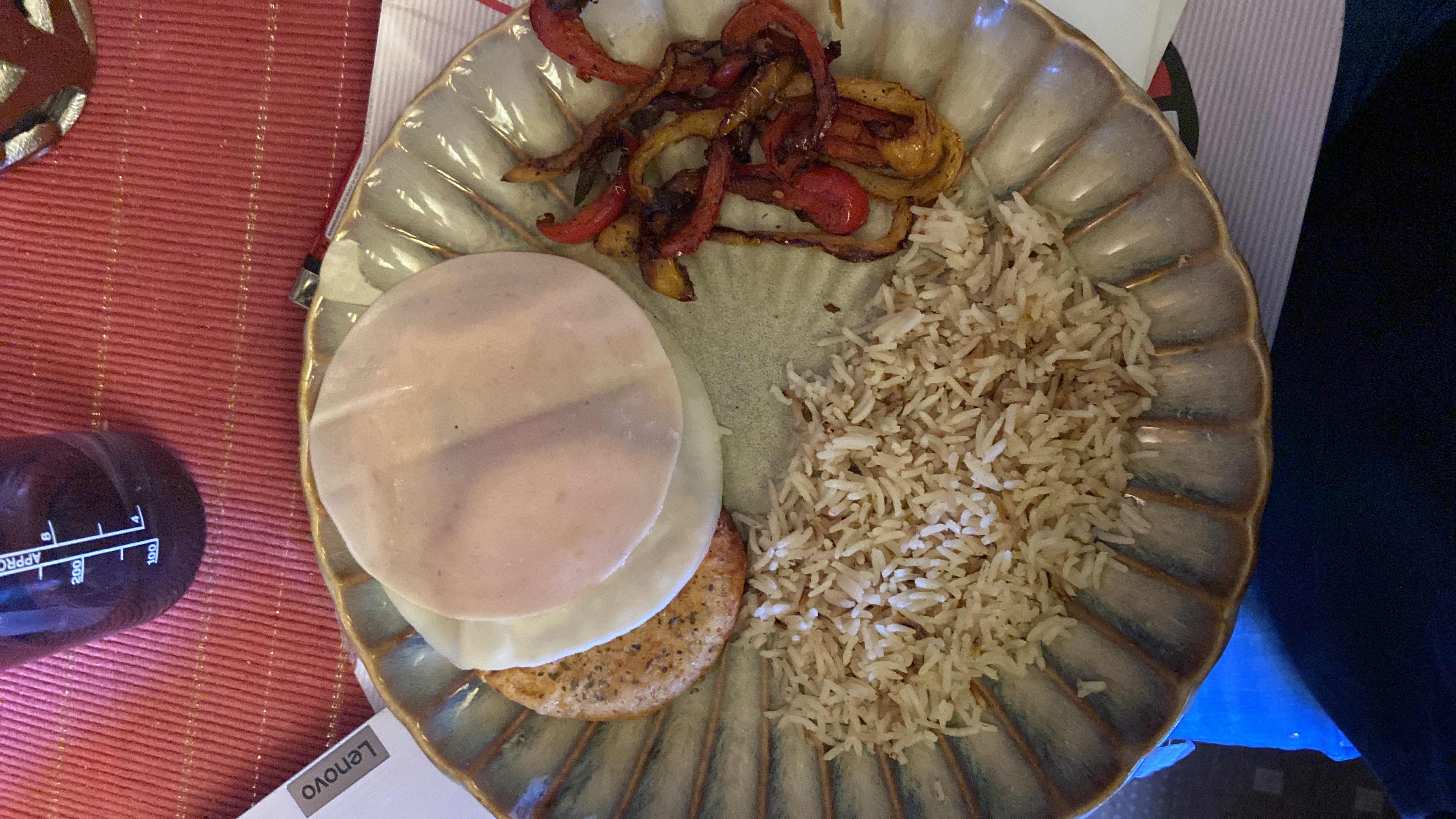 Peito de frango com arroz