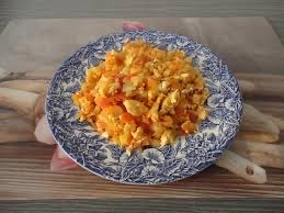 Revuelto de huevo y tomate