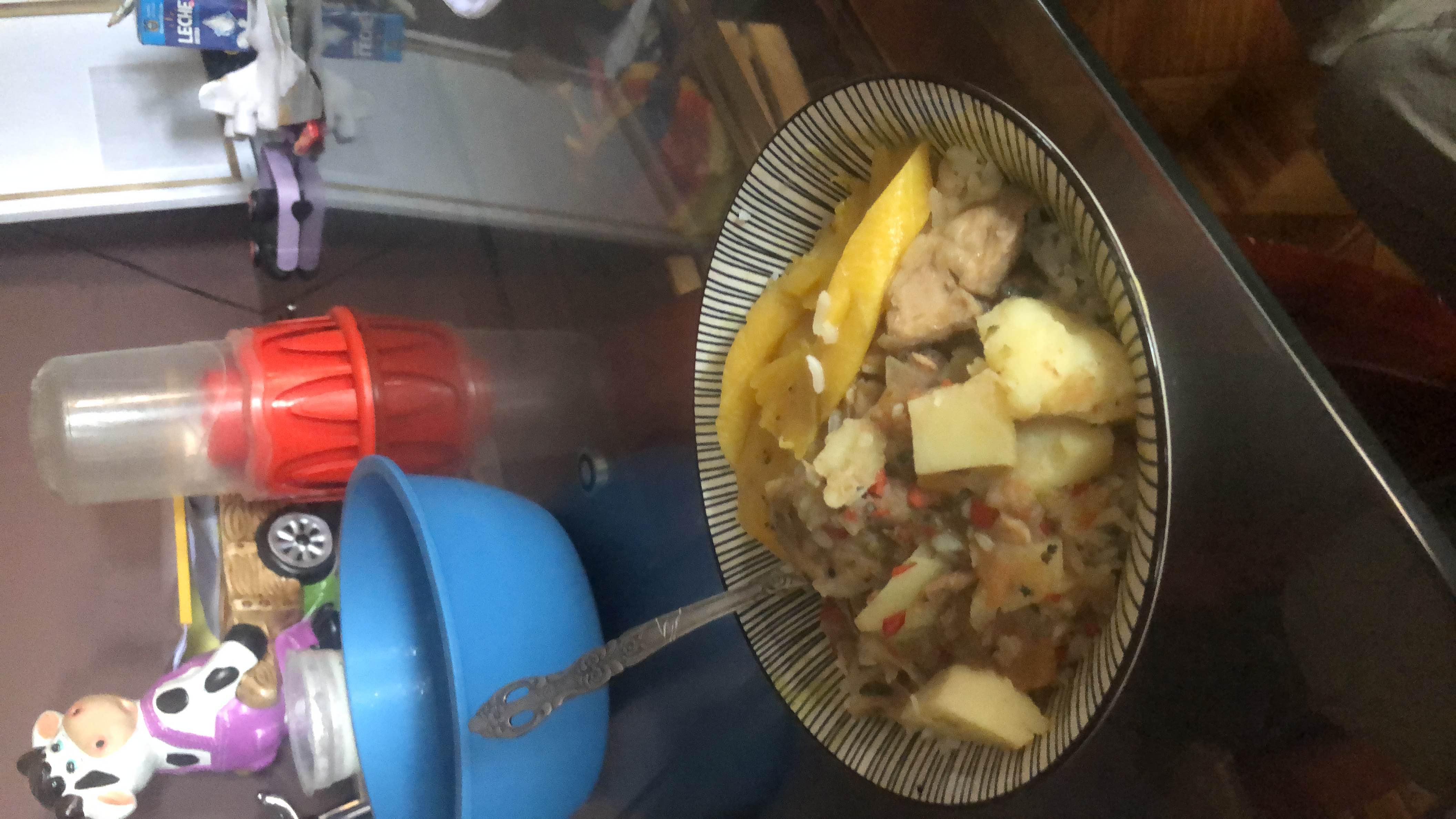 Arroz con pollo y plátano