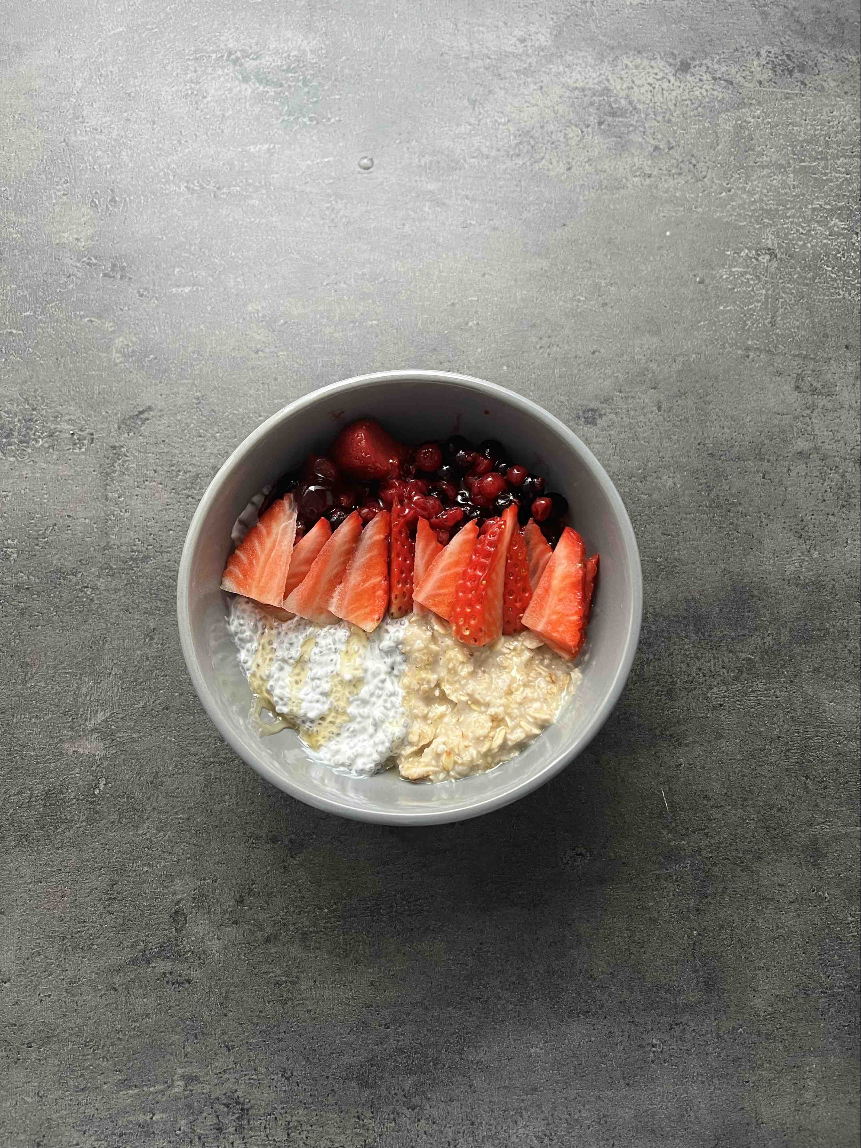 Ovesná kaše s ovocem