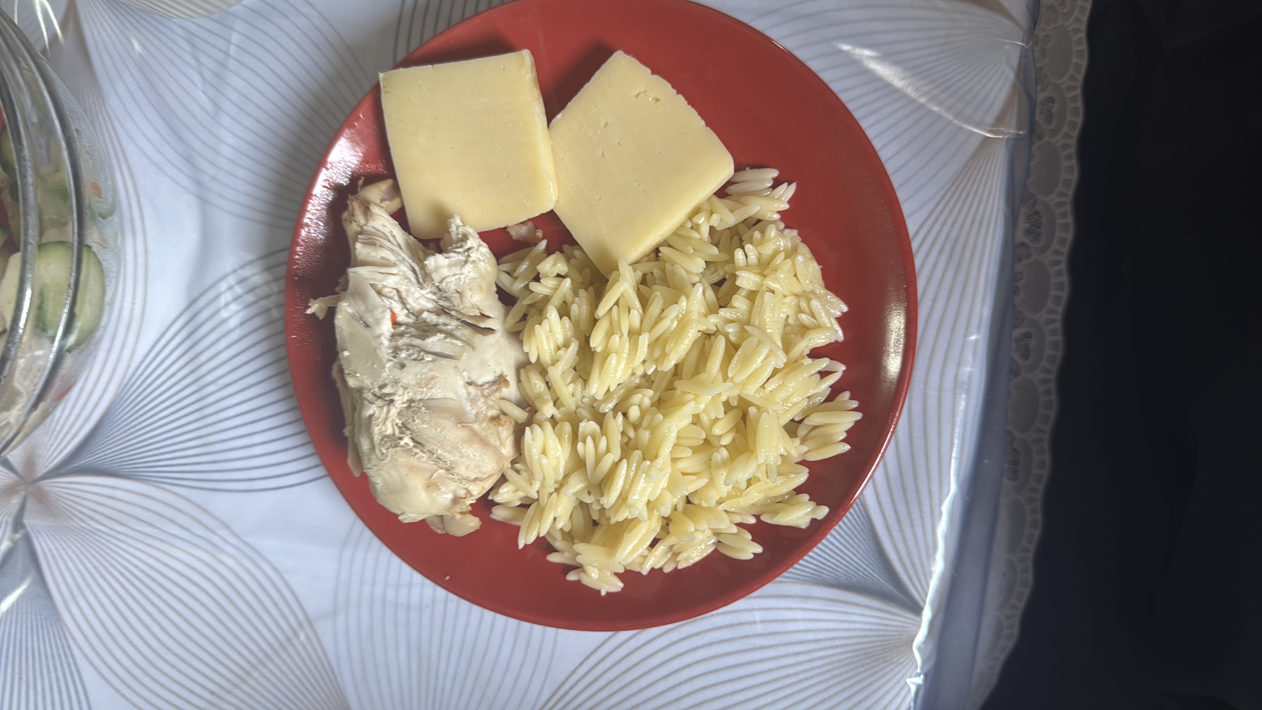 Курица с пастой и сыром