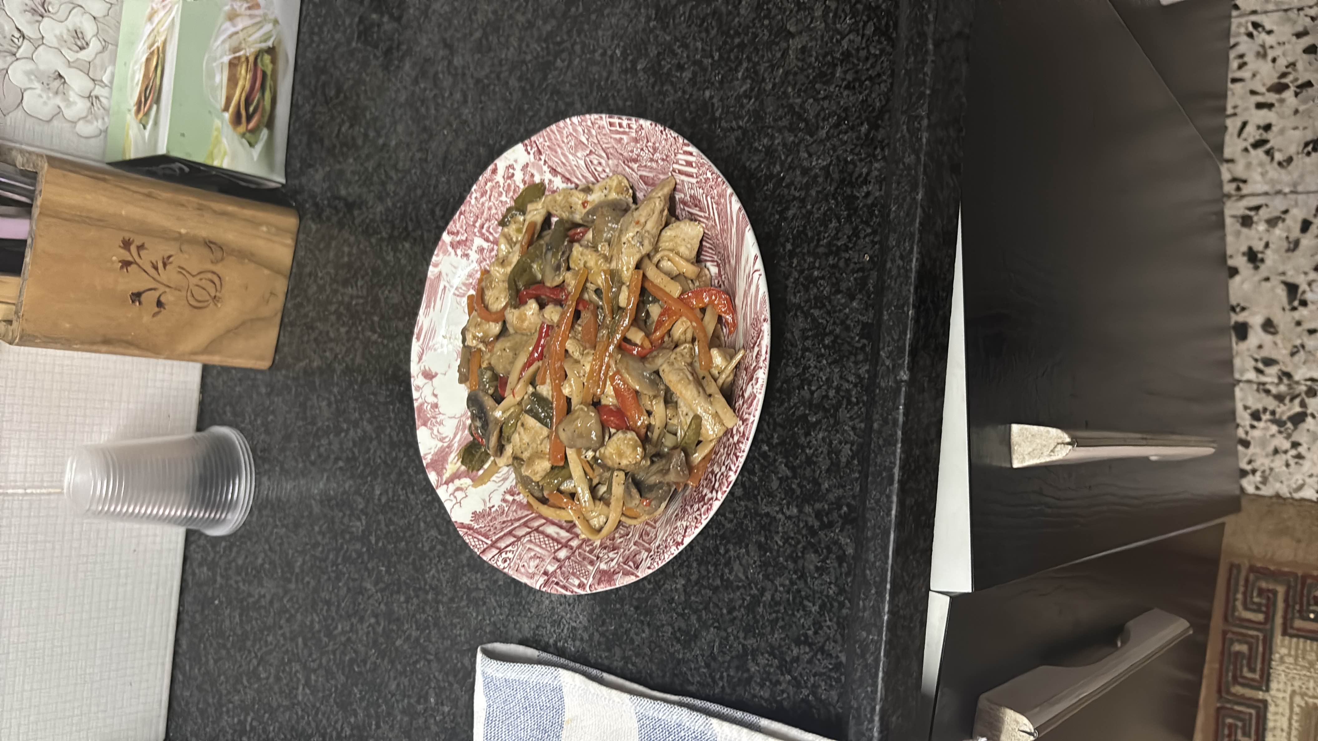 Куриная лапша с овощами