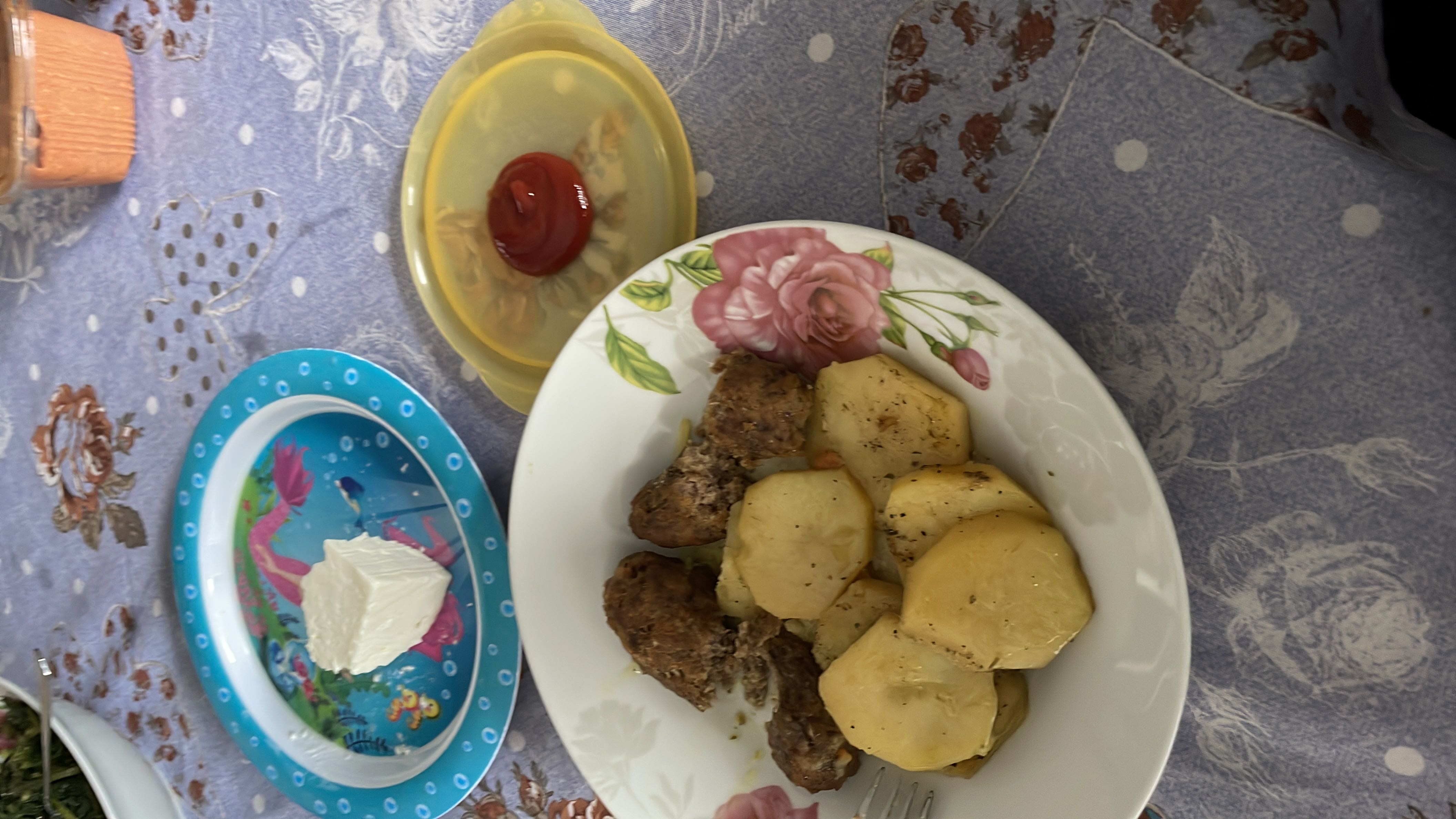 Κεφτεδάκια με πατάτες