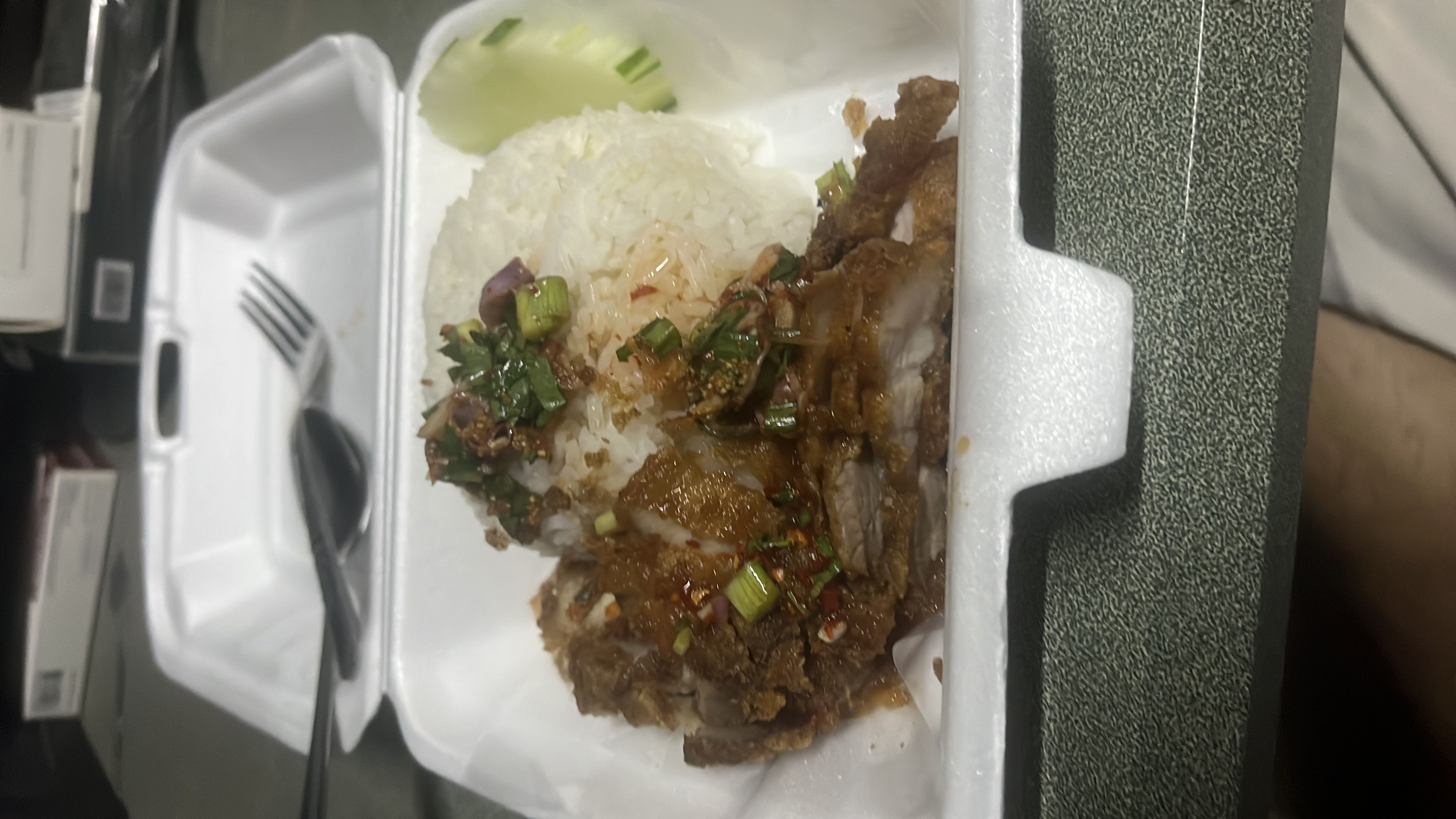 ข้าวหมูกรอบ