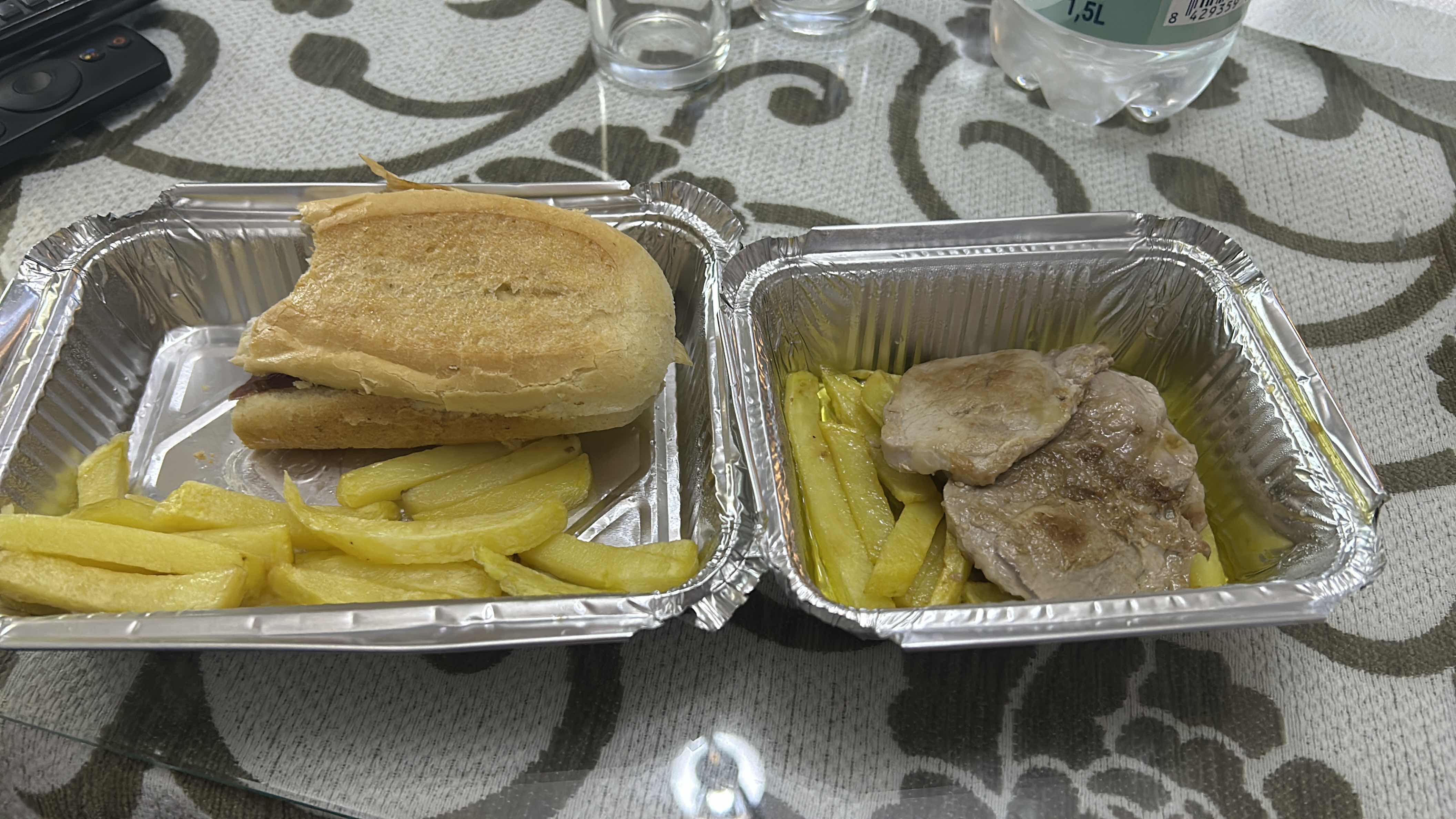 Bocadillo con patatas