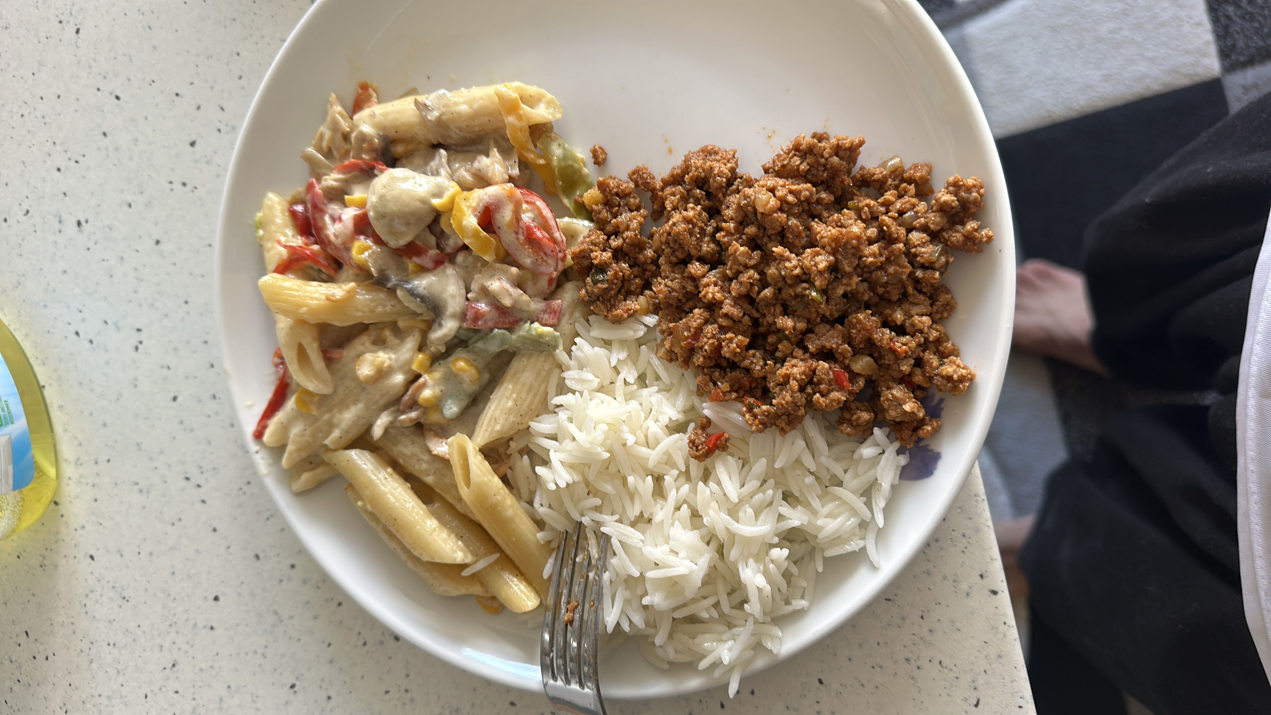 Reis mit Hackfleisch und Pasta