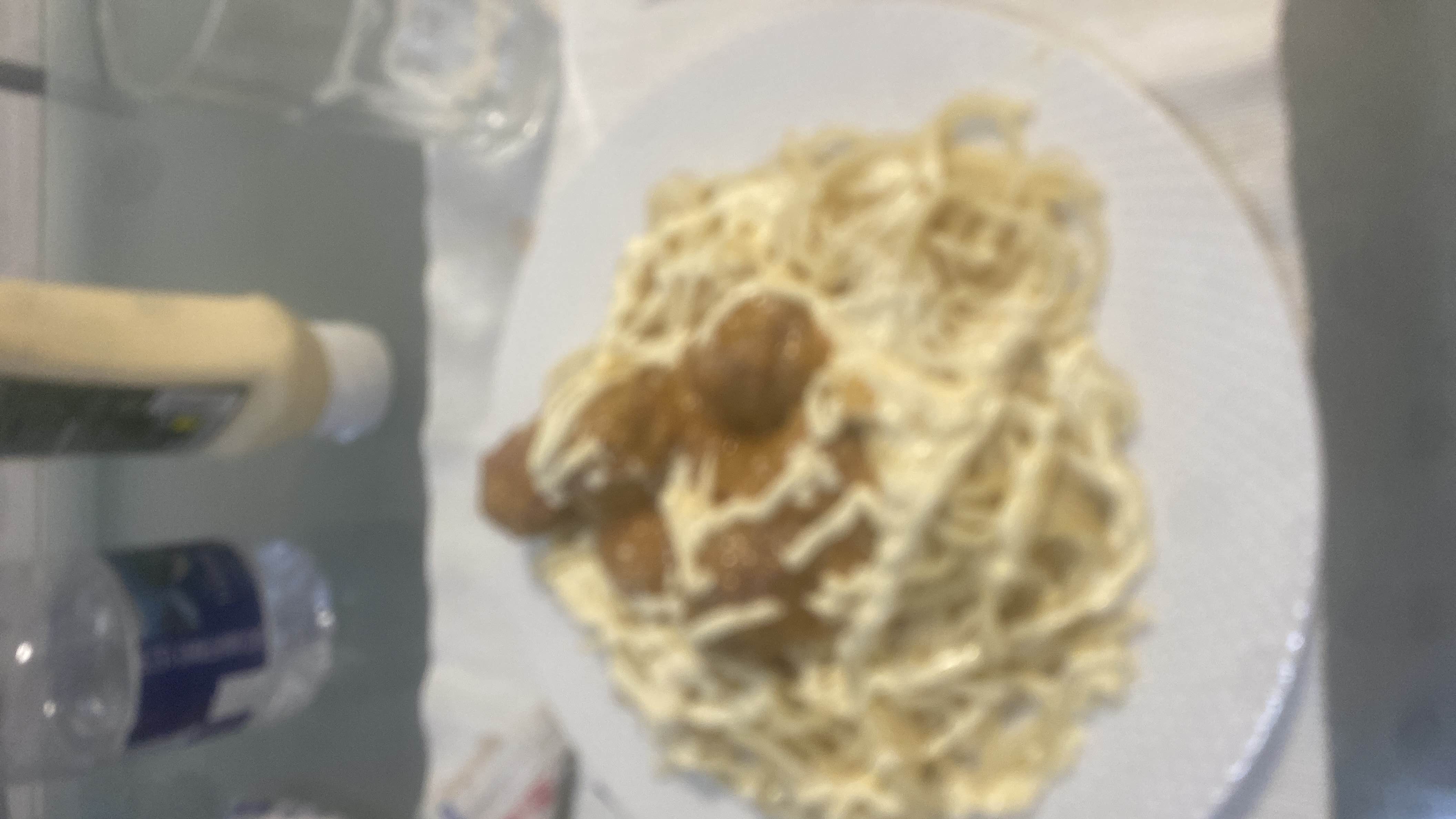 Espaguete com almôndegas