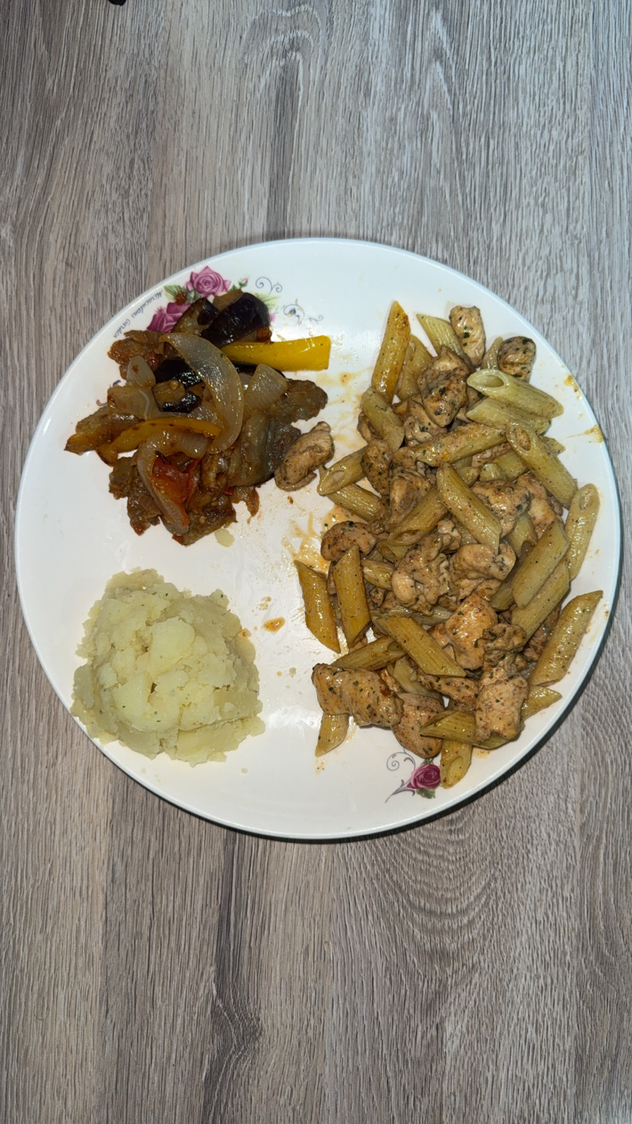 Pâtes au poulet épicé