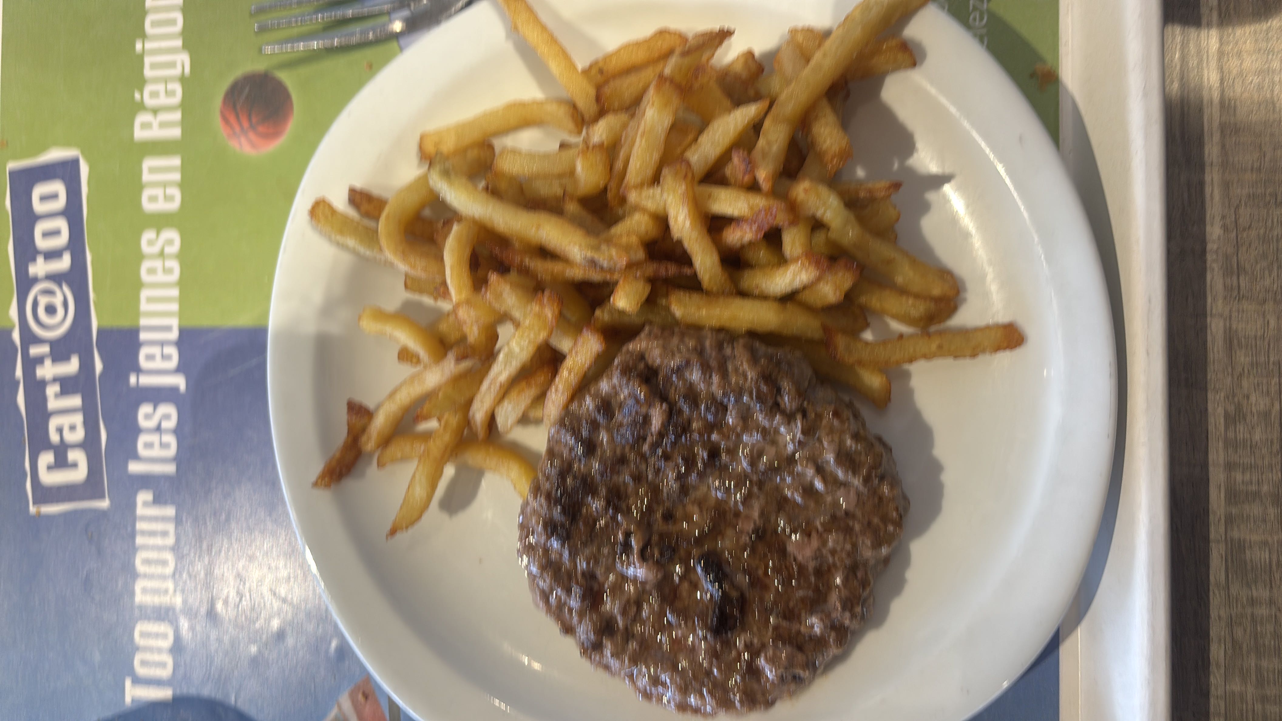 Steak haché avec frites