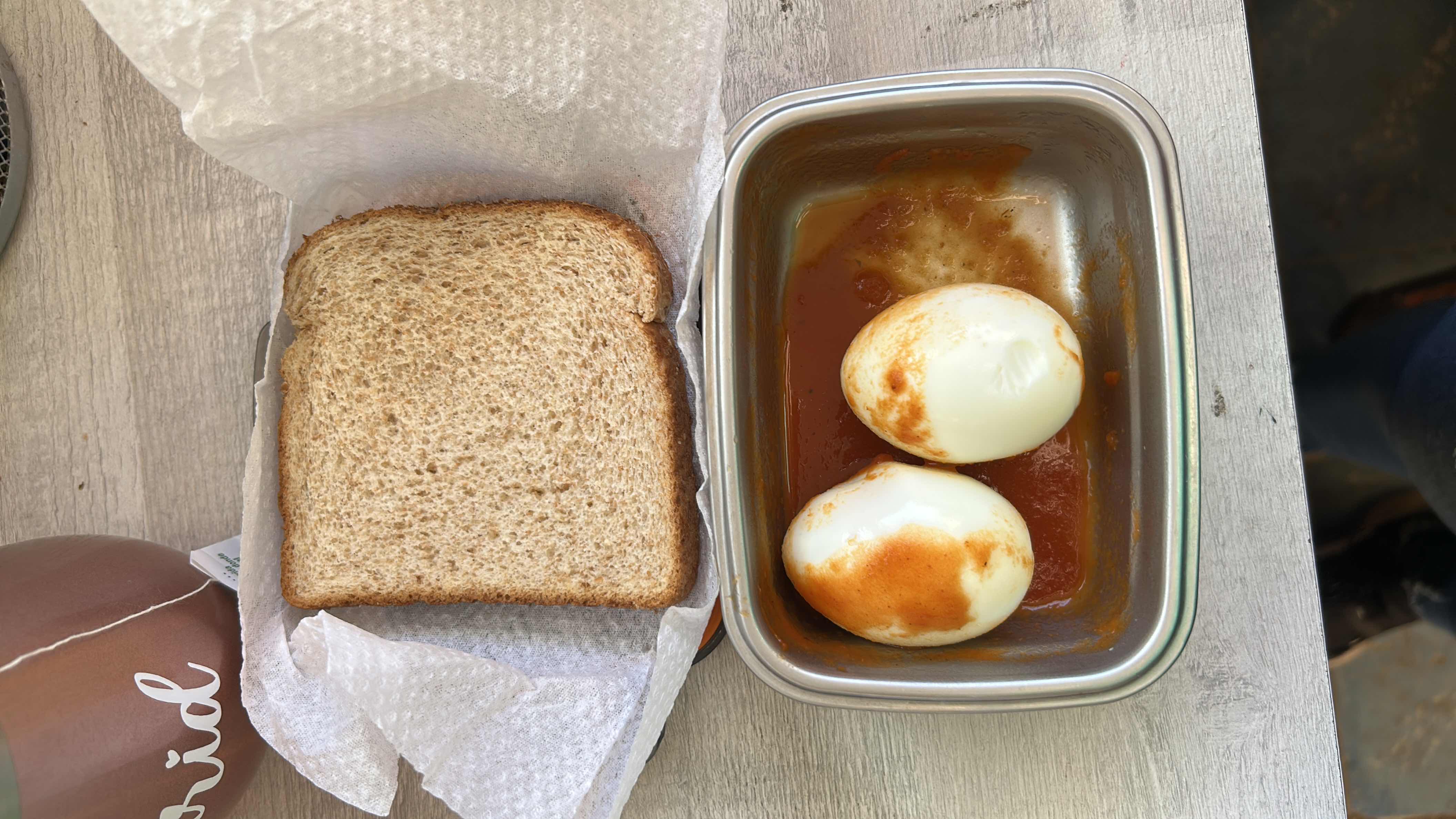 Huevos con pan integral