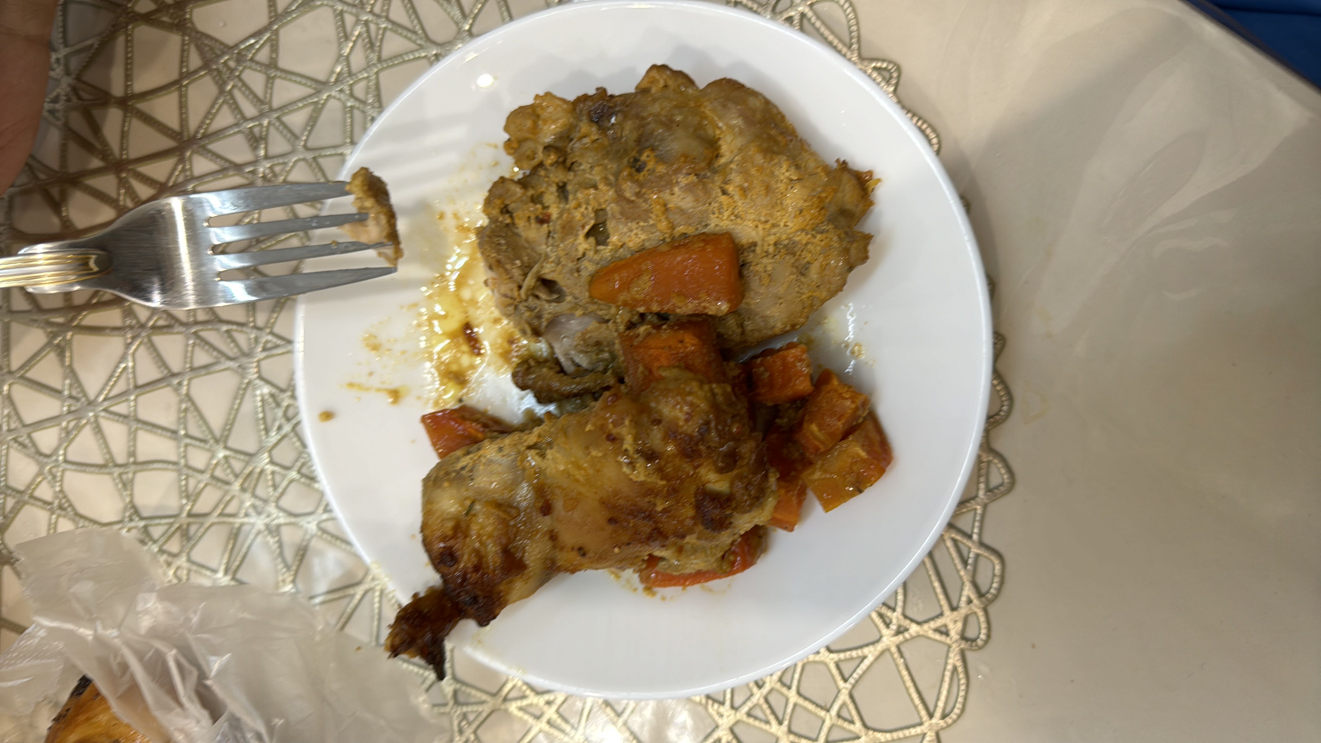 Запечённая курица с морковью