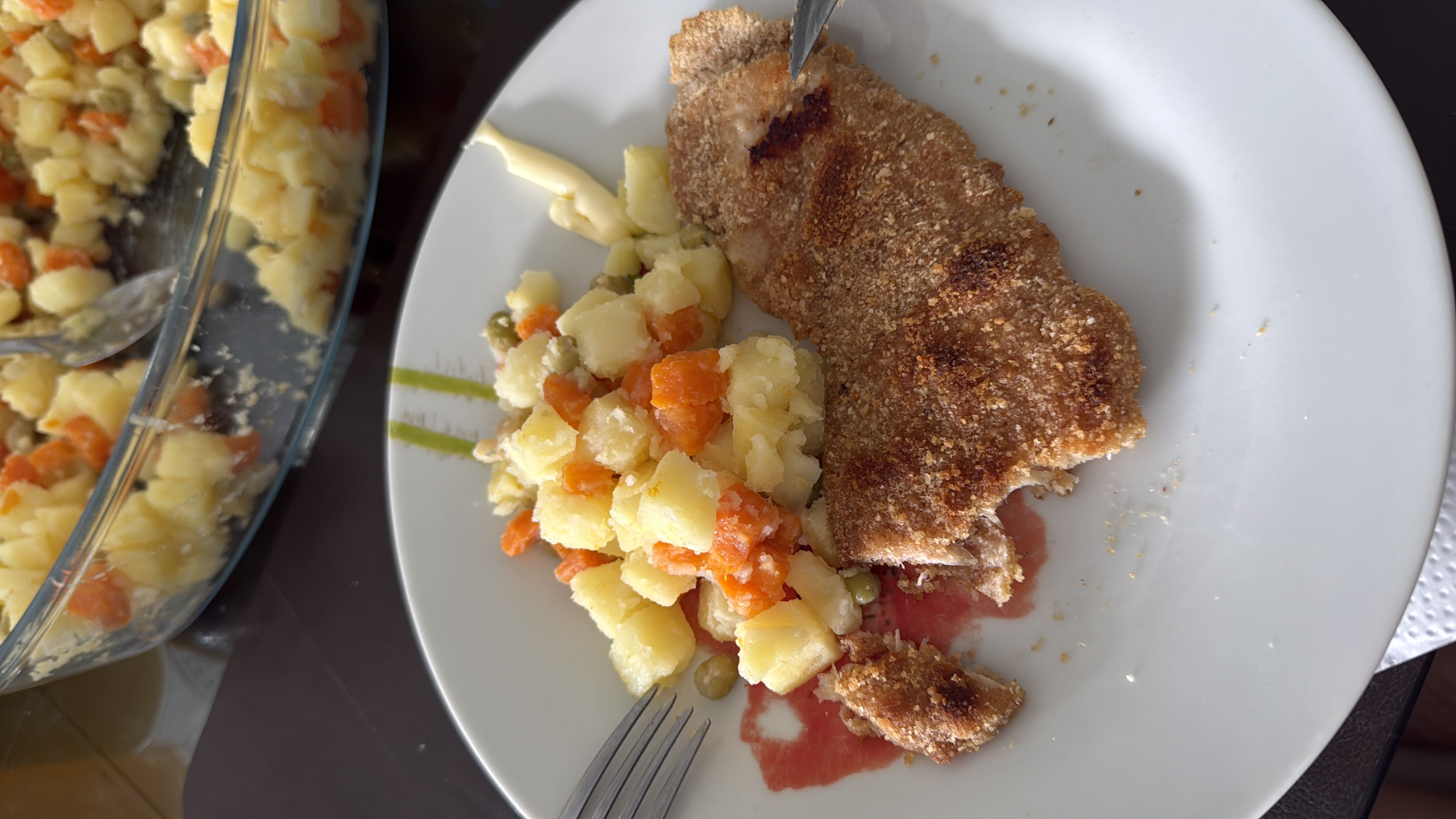 Milanesa con ensalada rusa