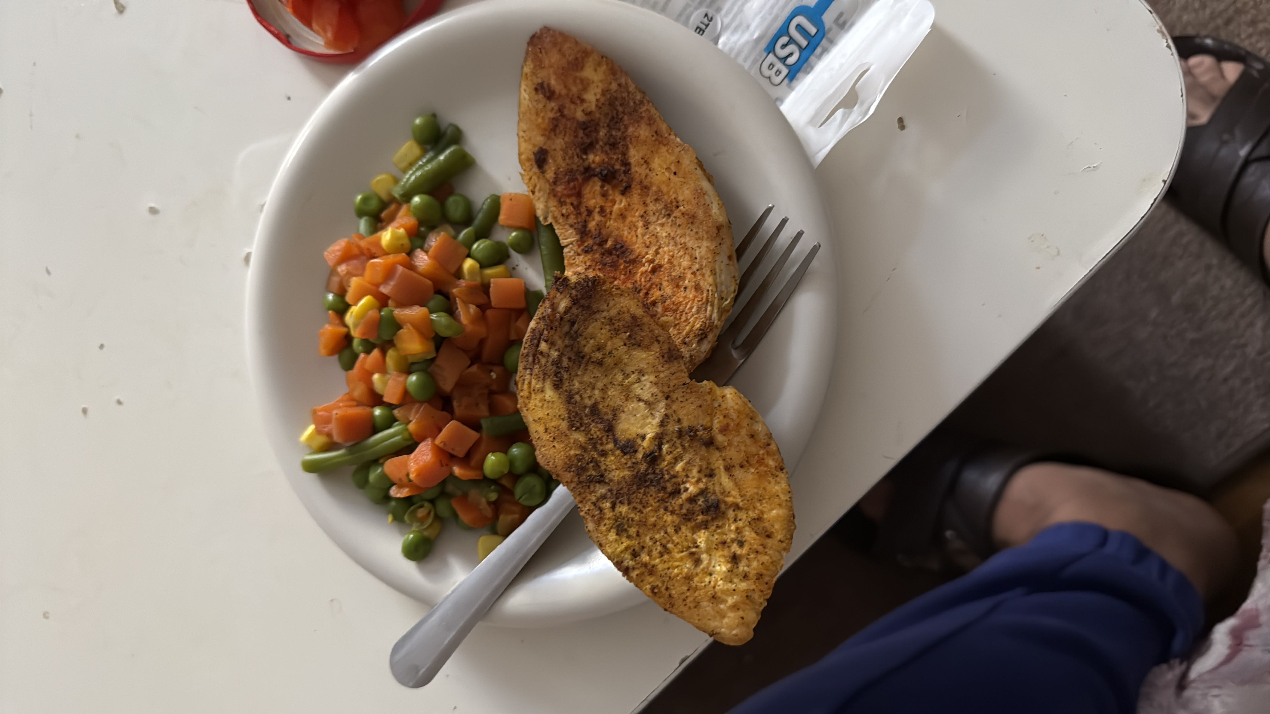 Piept de pui cu legume