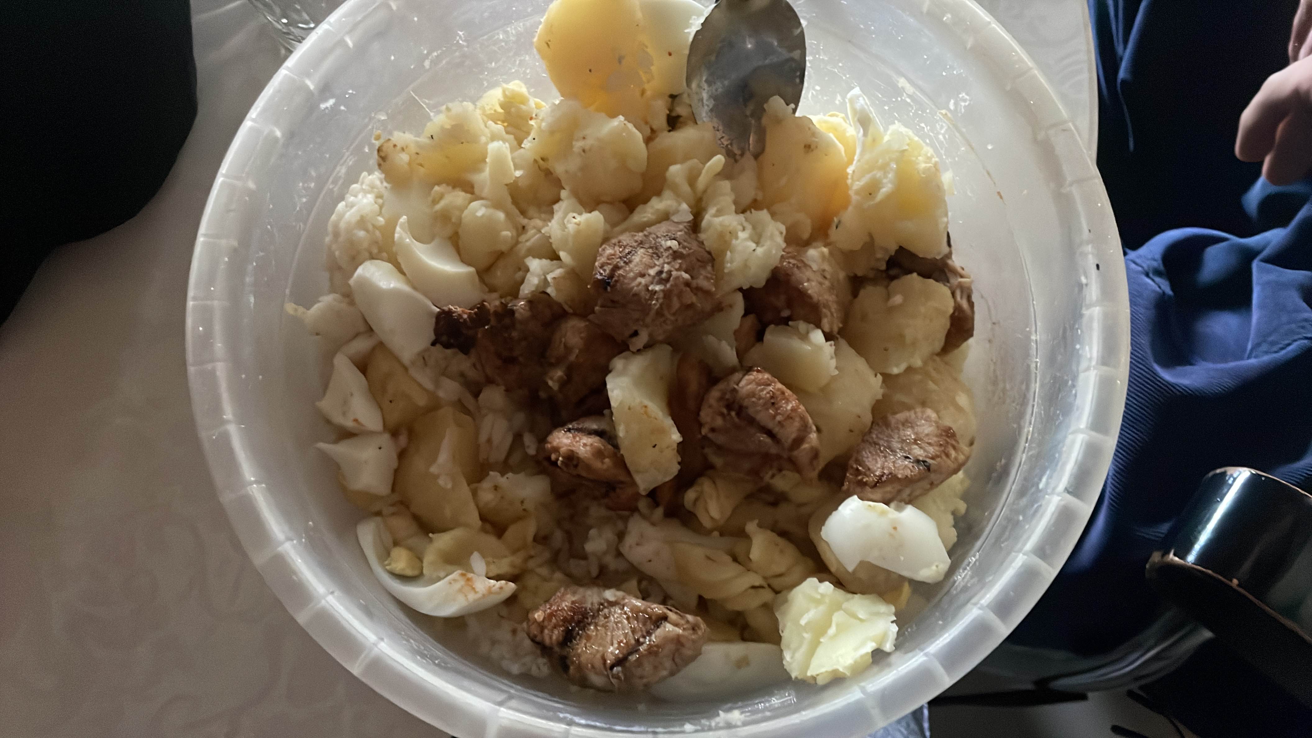 Salade de riz et viande