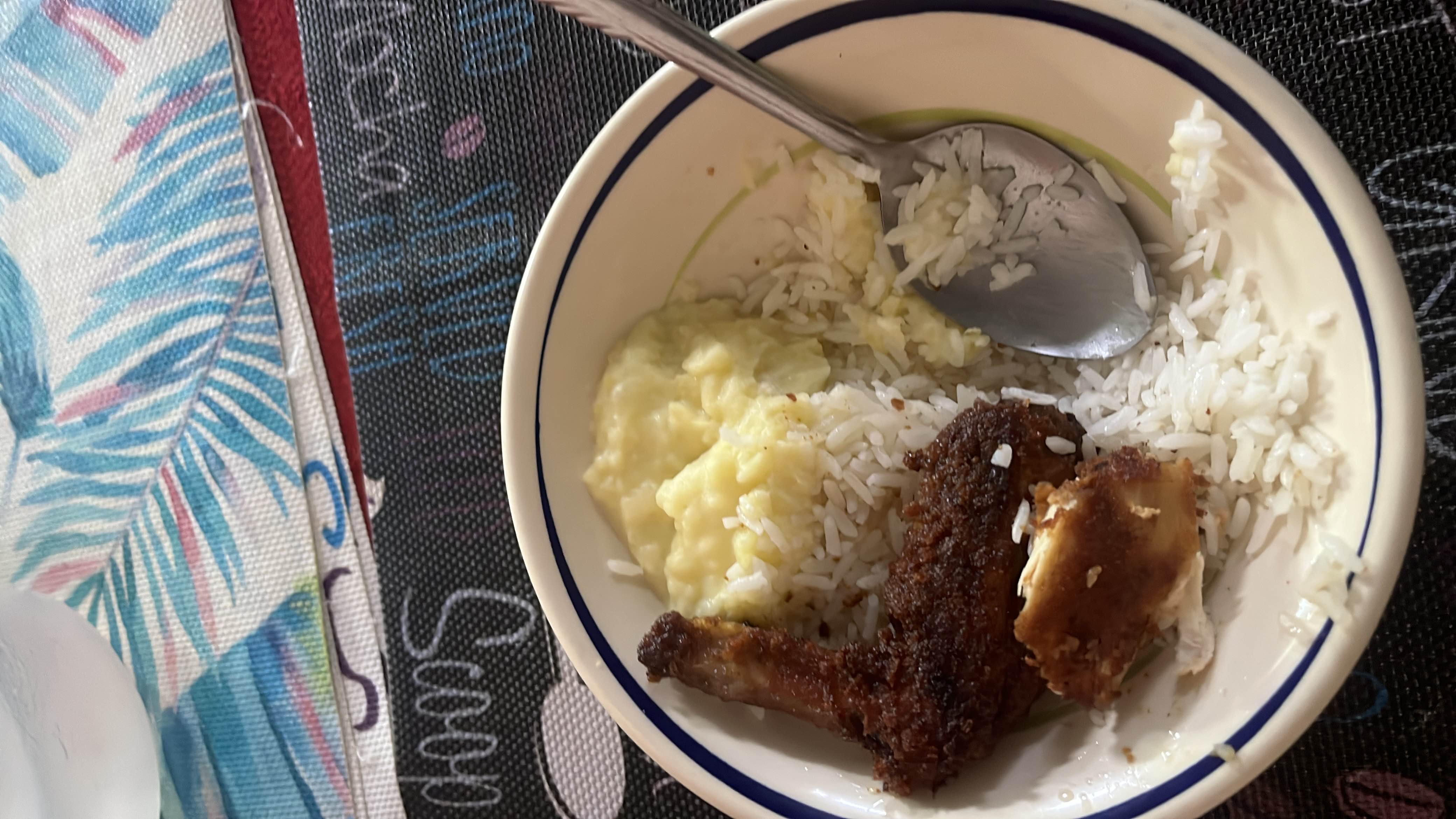 Pollo frito con arroz