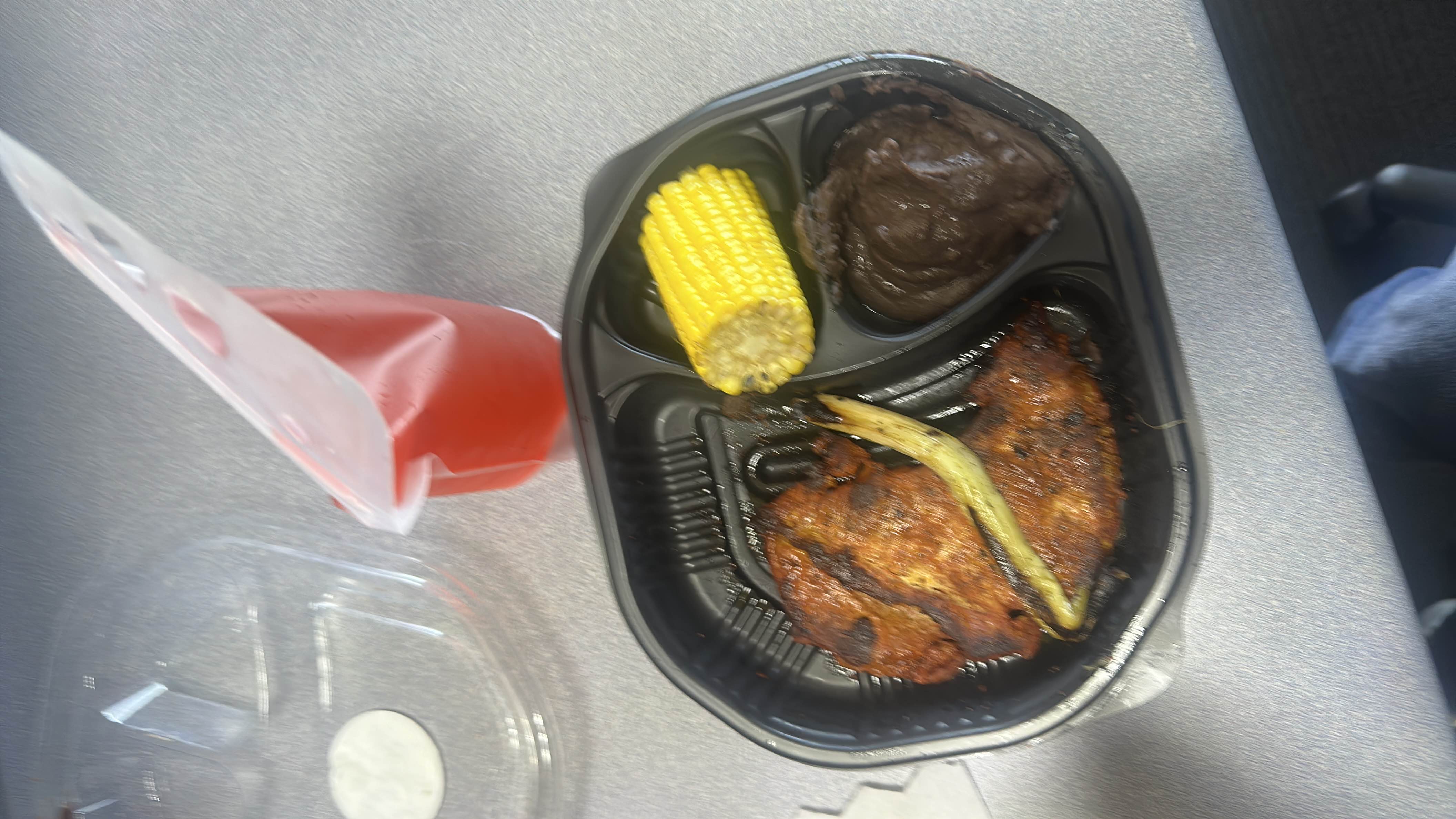 Pollo asado con guarnición