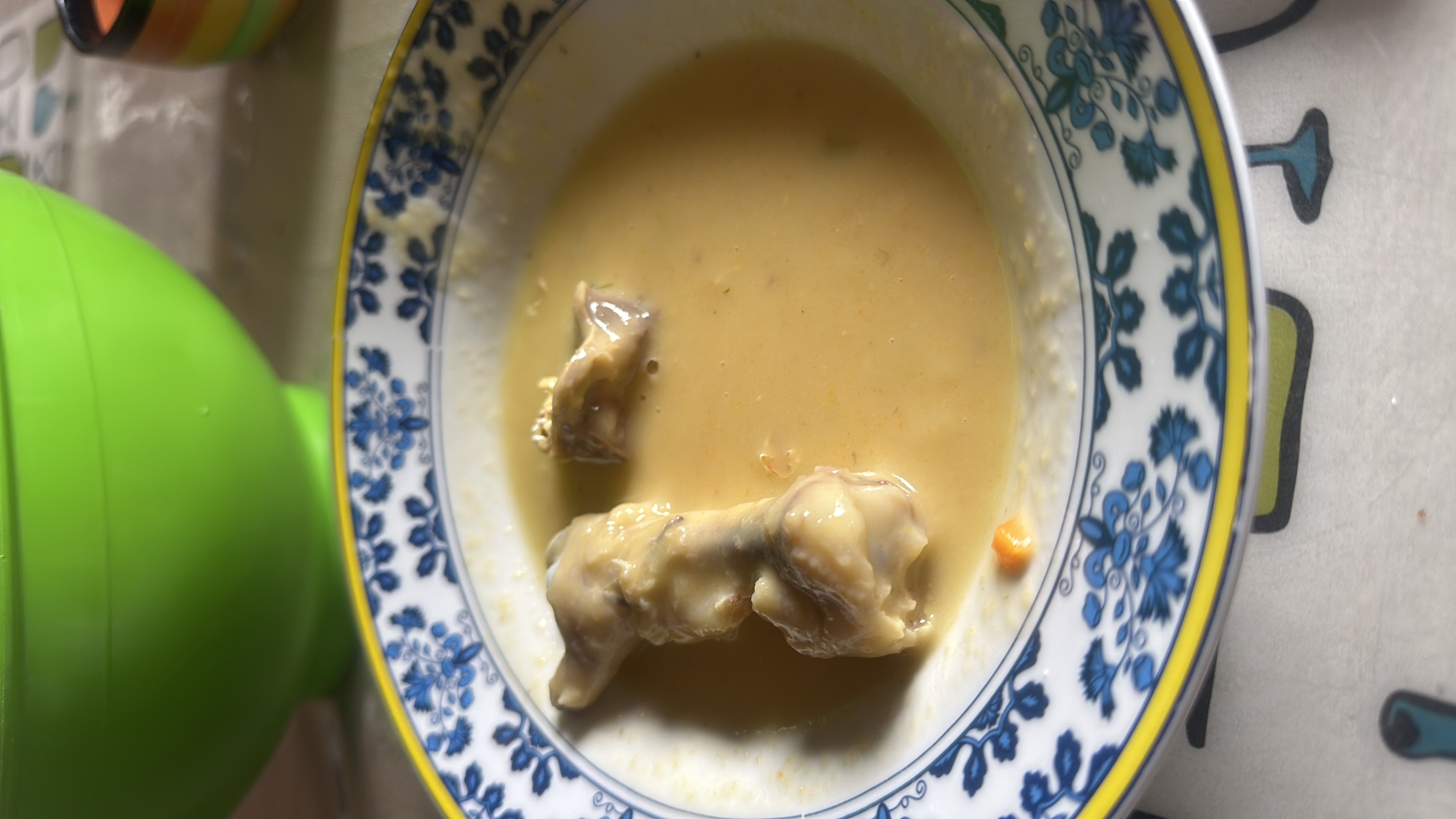 Sopa de maní con carne