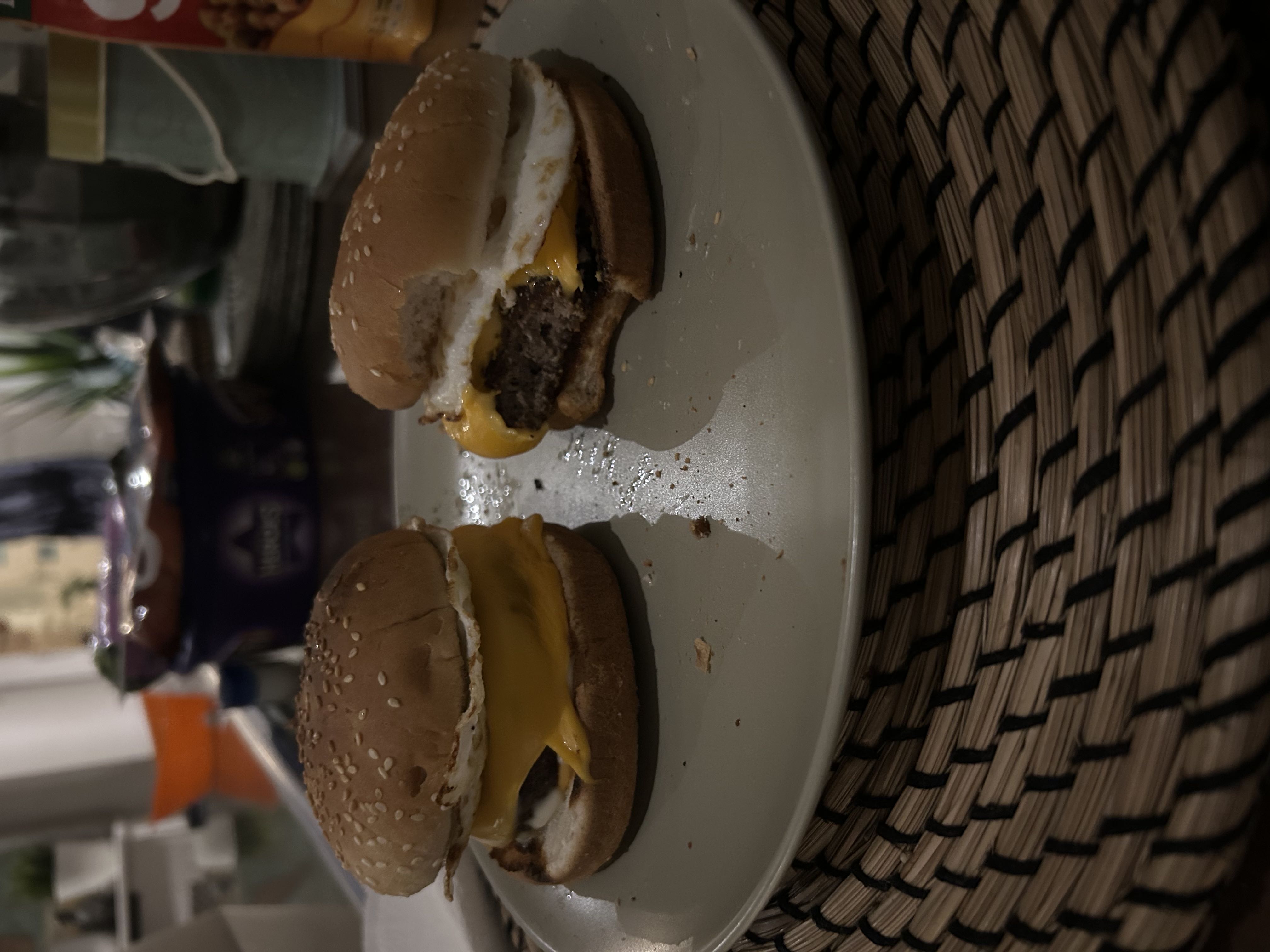 Cheeseburger with Egg