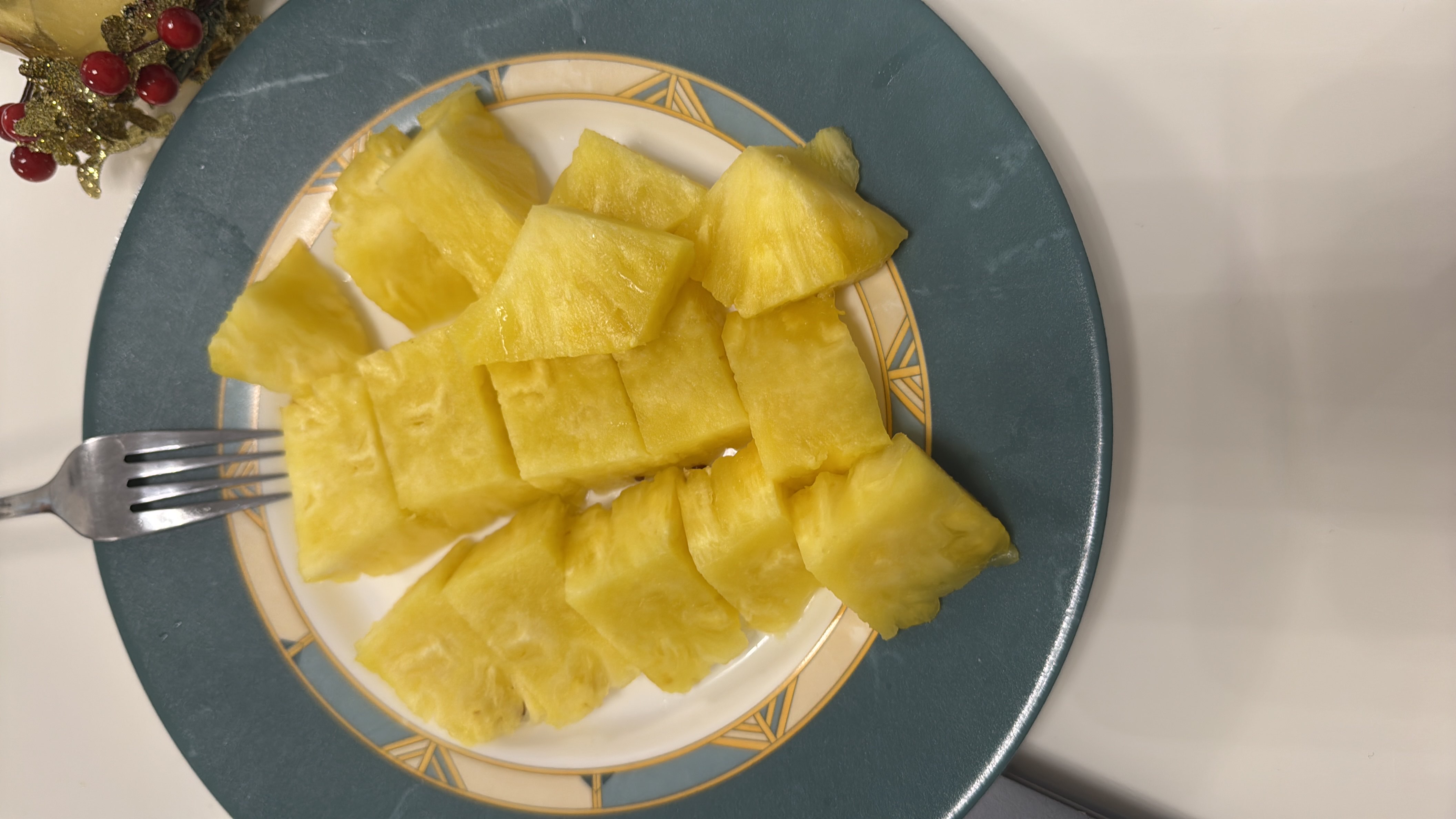 Fresh Pineapple Slices
