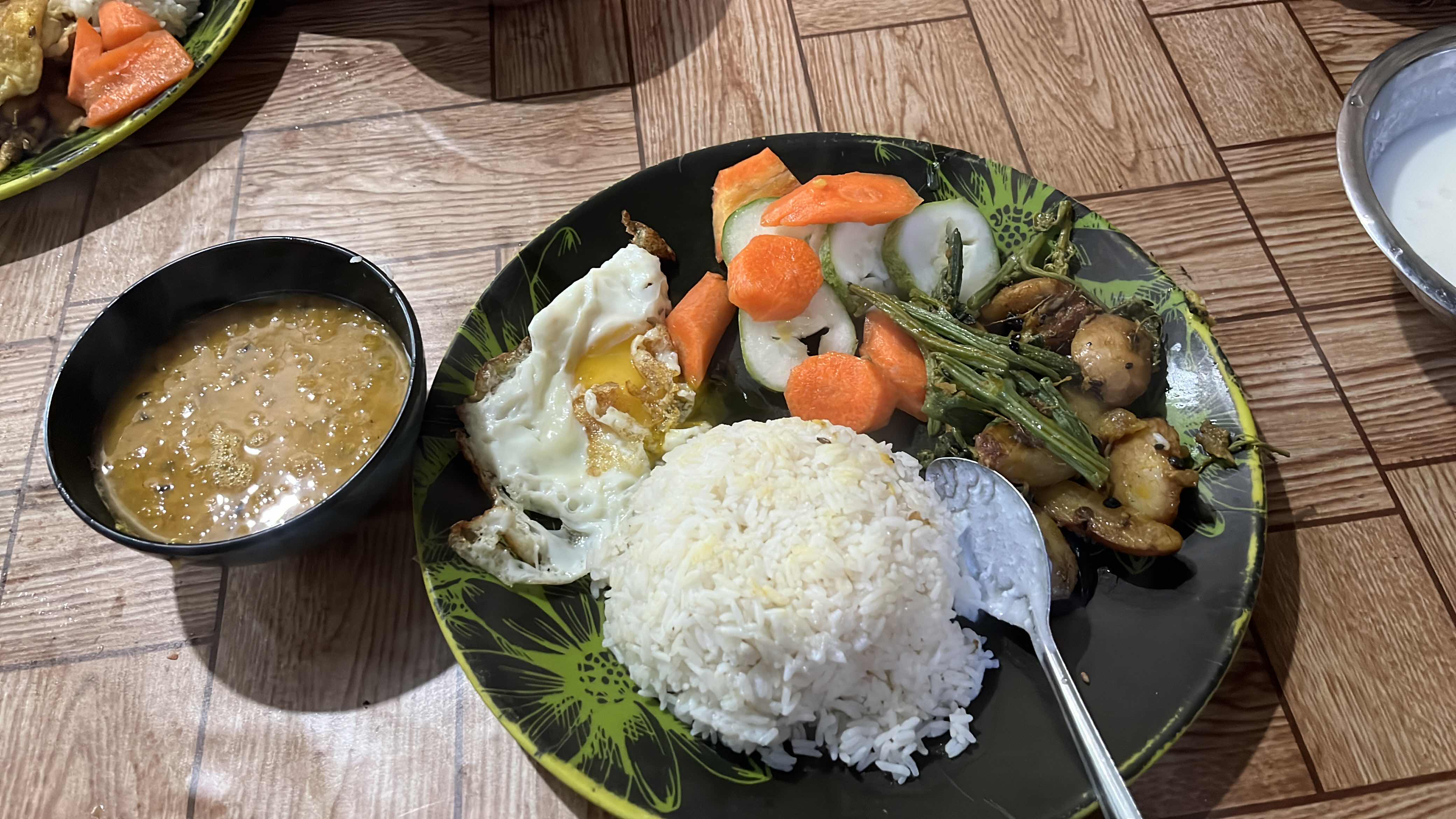 Rice with vegetables and egg