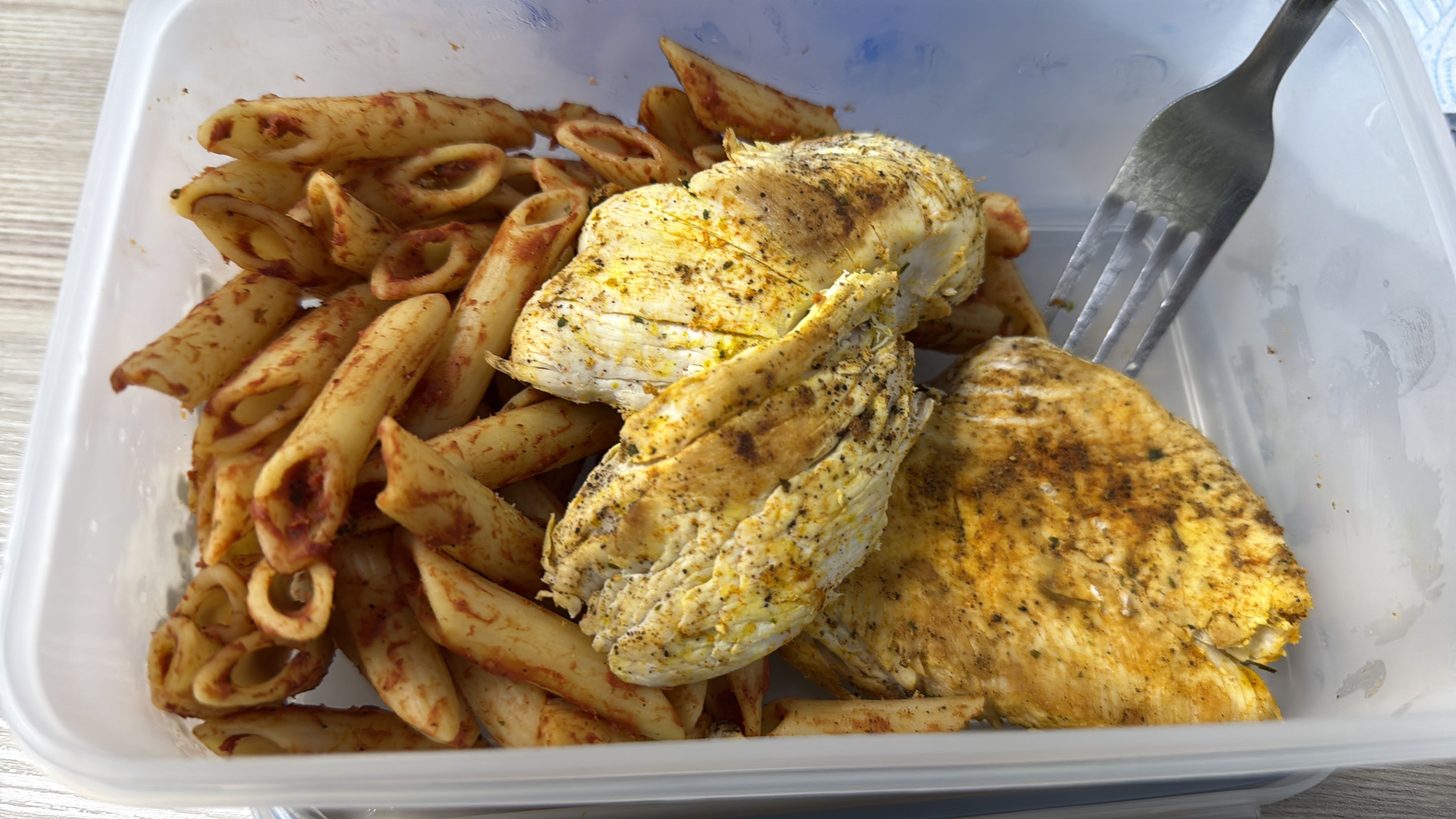 Piept de pui cu paste