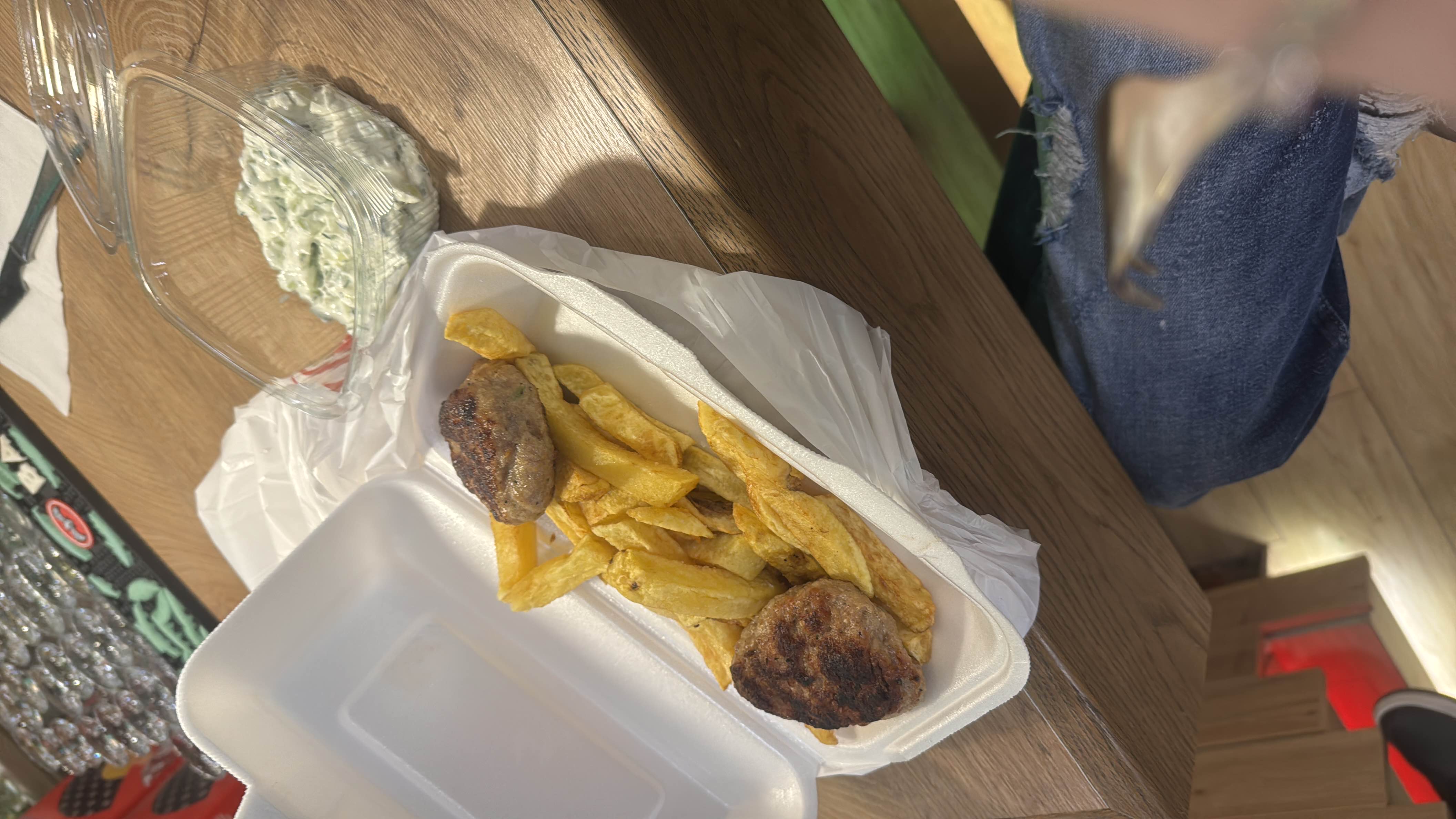 Grilled patties with fries