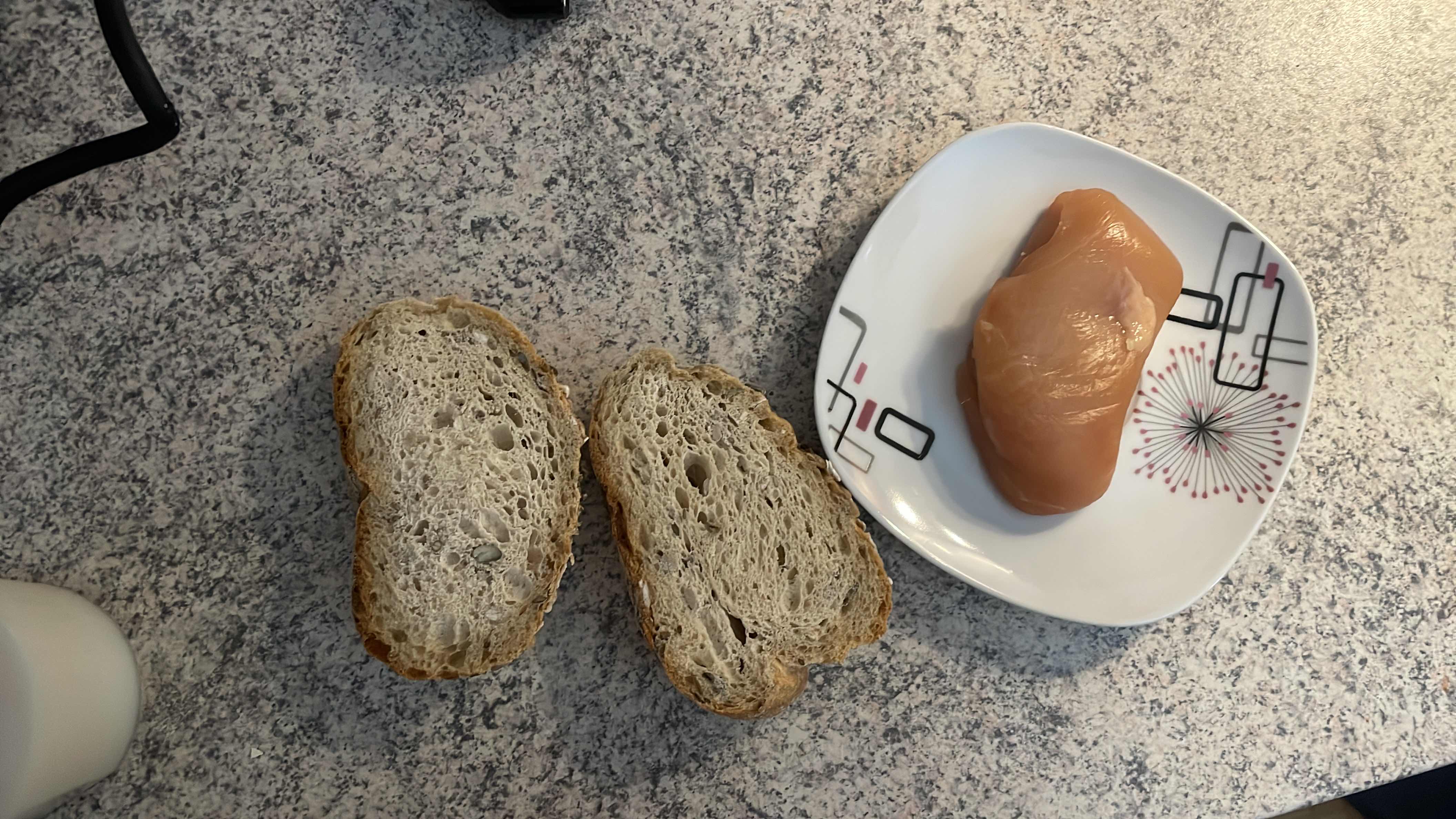 Piščančja prsa s kruhom