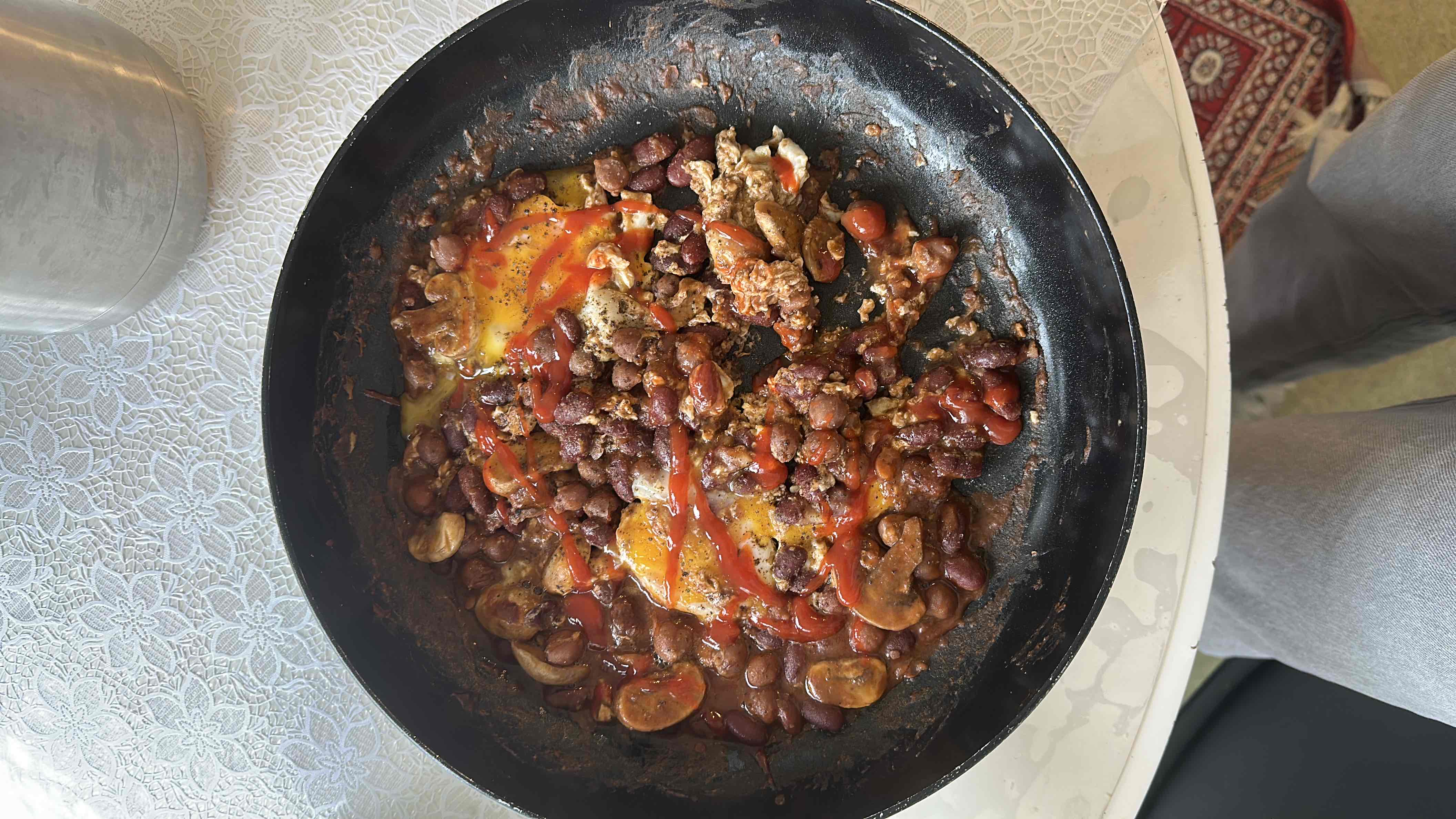 Bönor med ägg och svamp