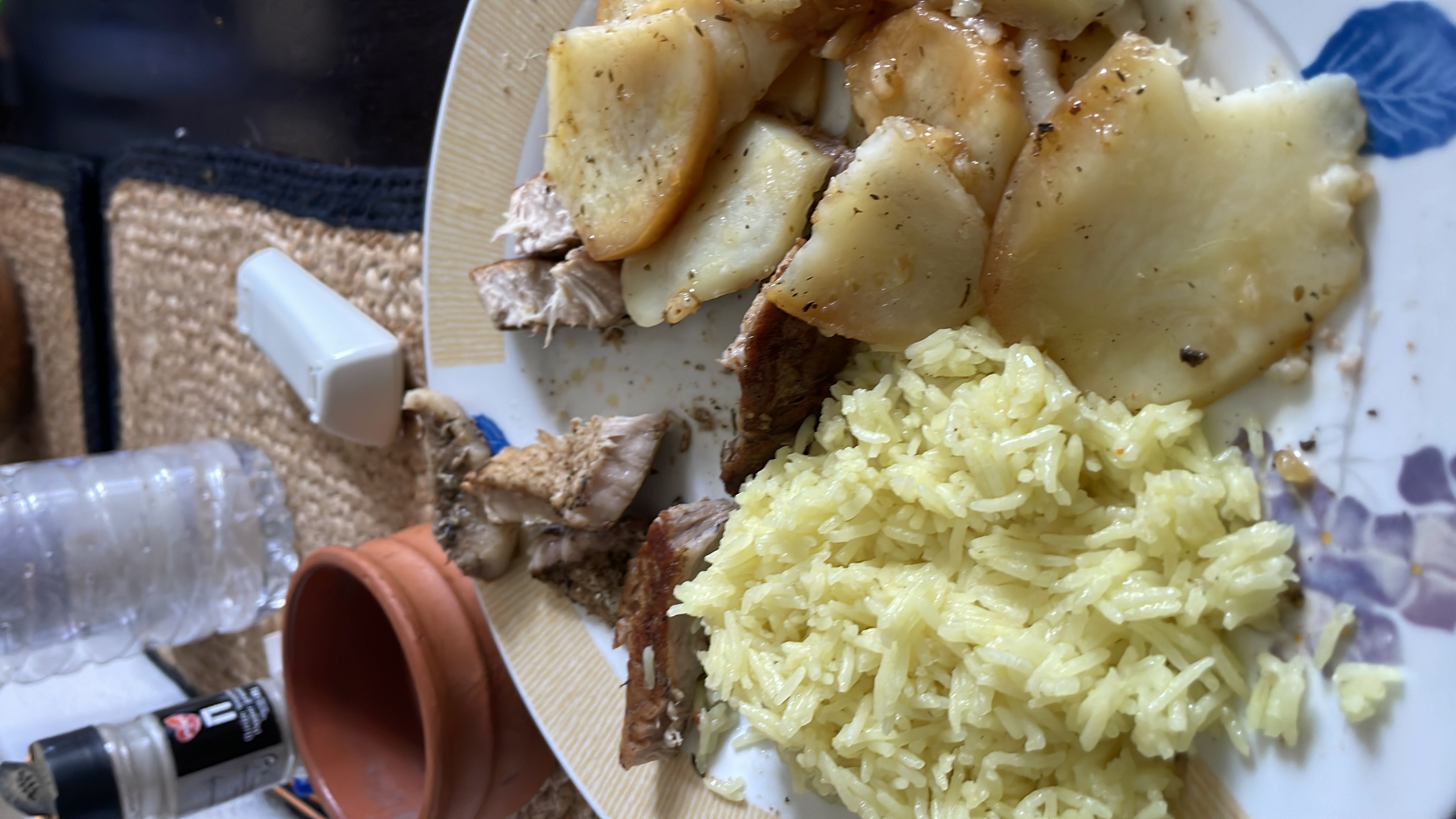 Rice with chicken and potatoes