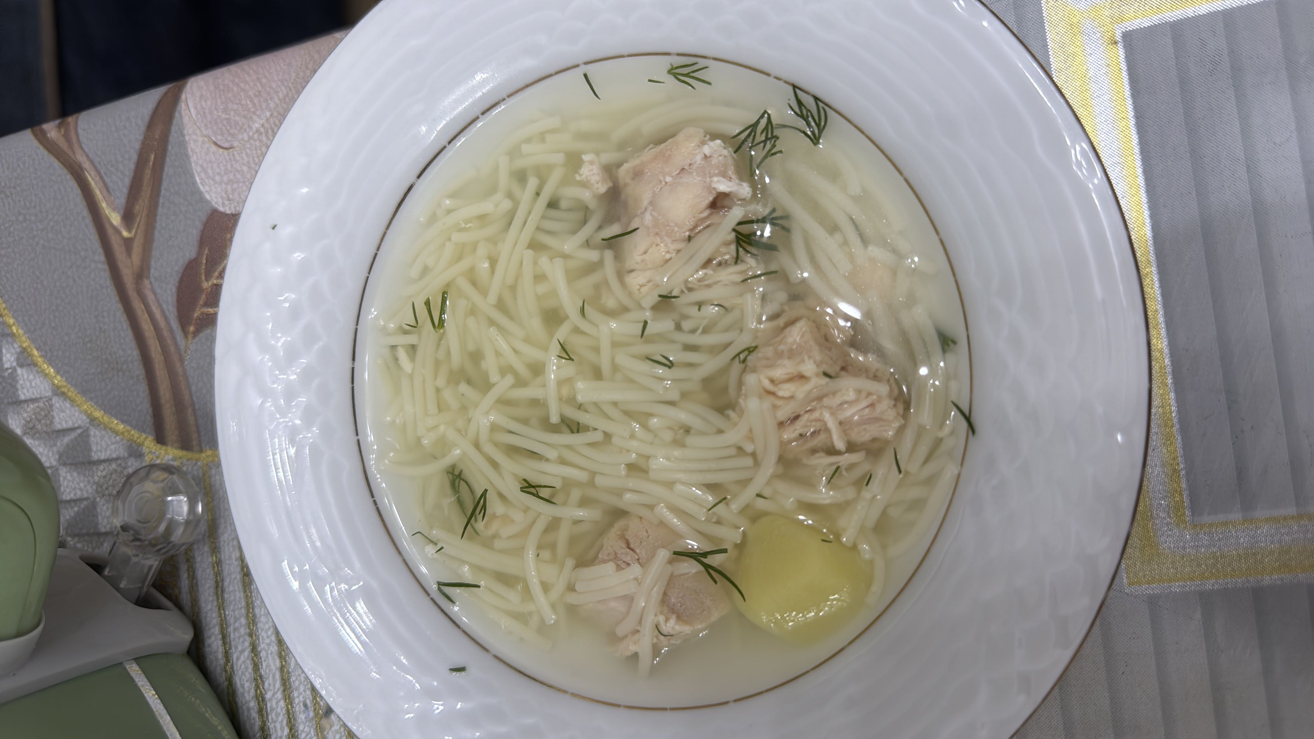 Куриный суп с лапшой