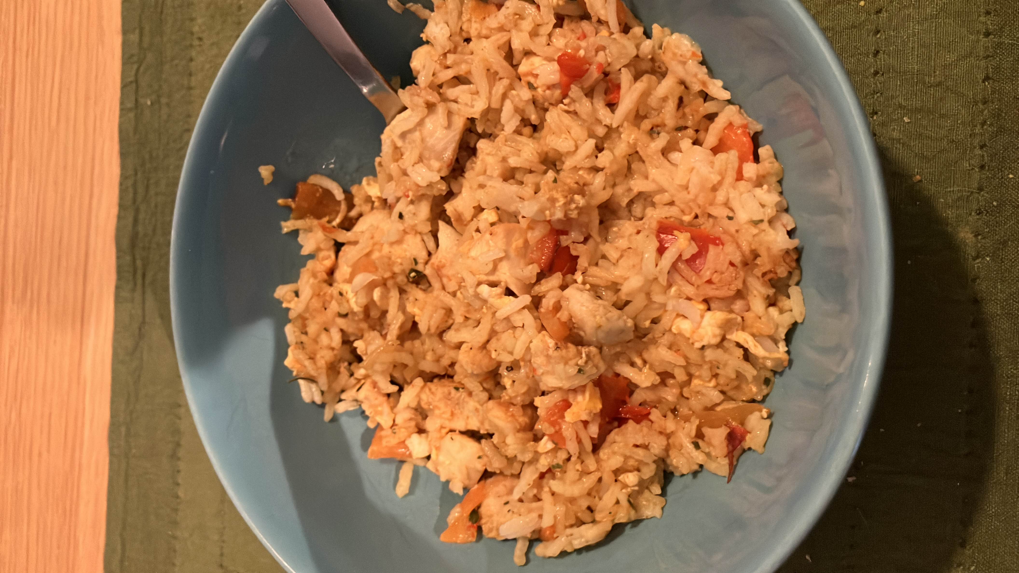 Smażony ryż z kurczakiem