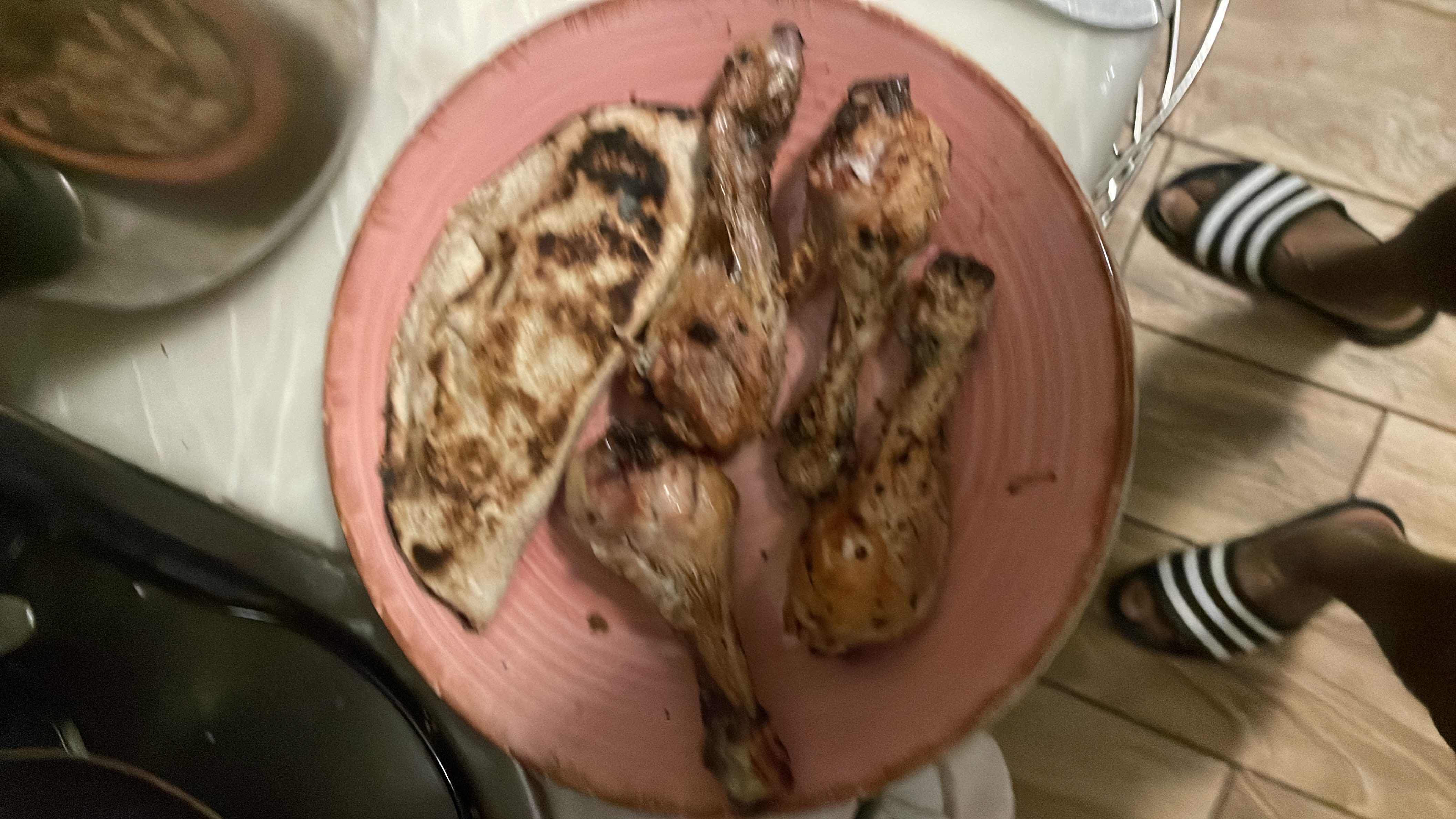 Frango grelhado com pão