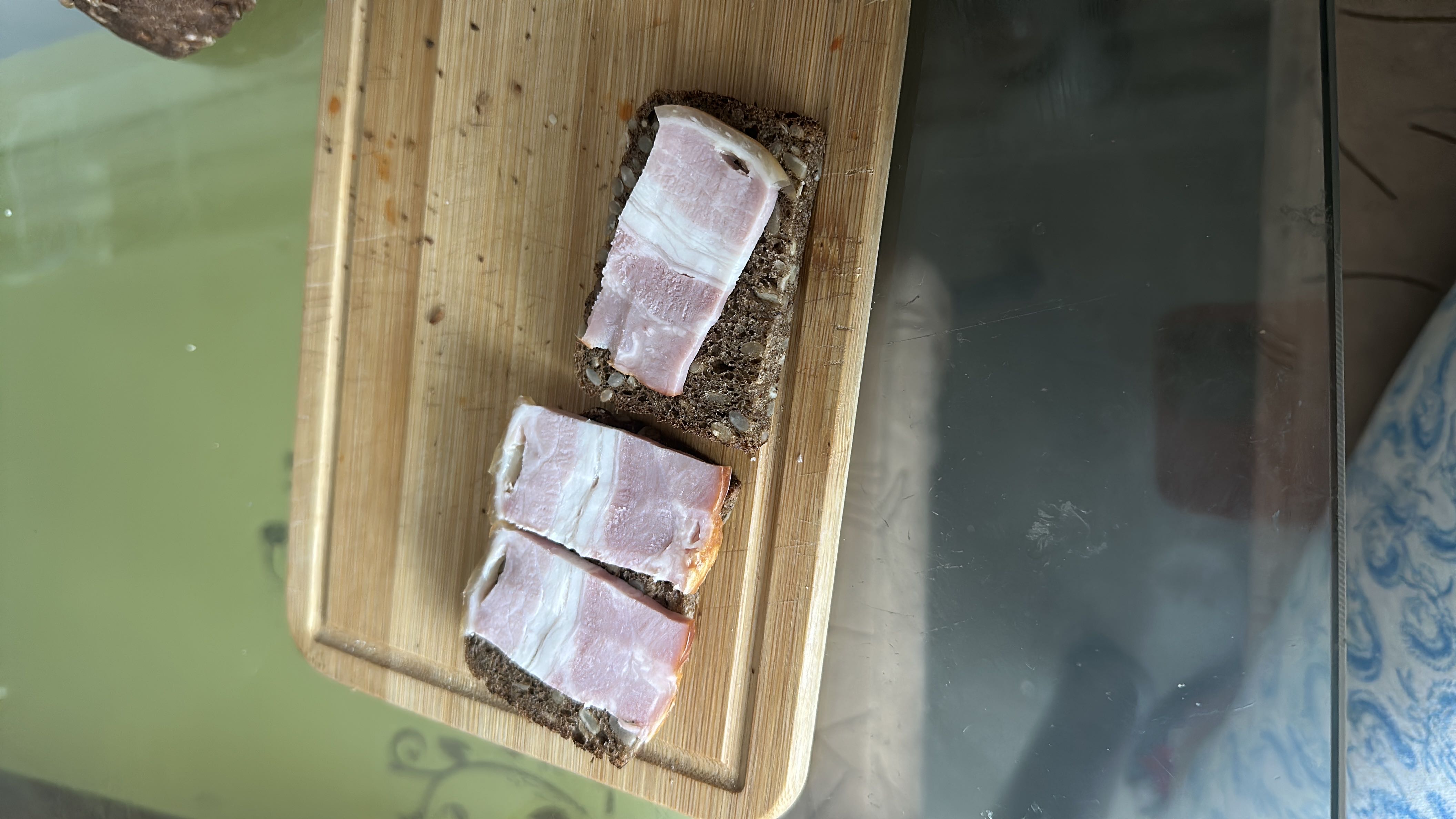 Бутерброд с салом