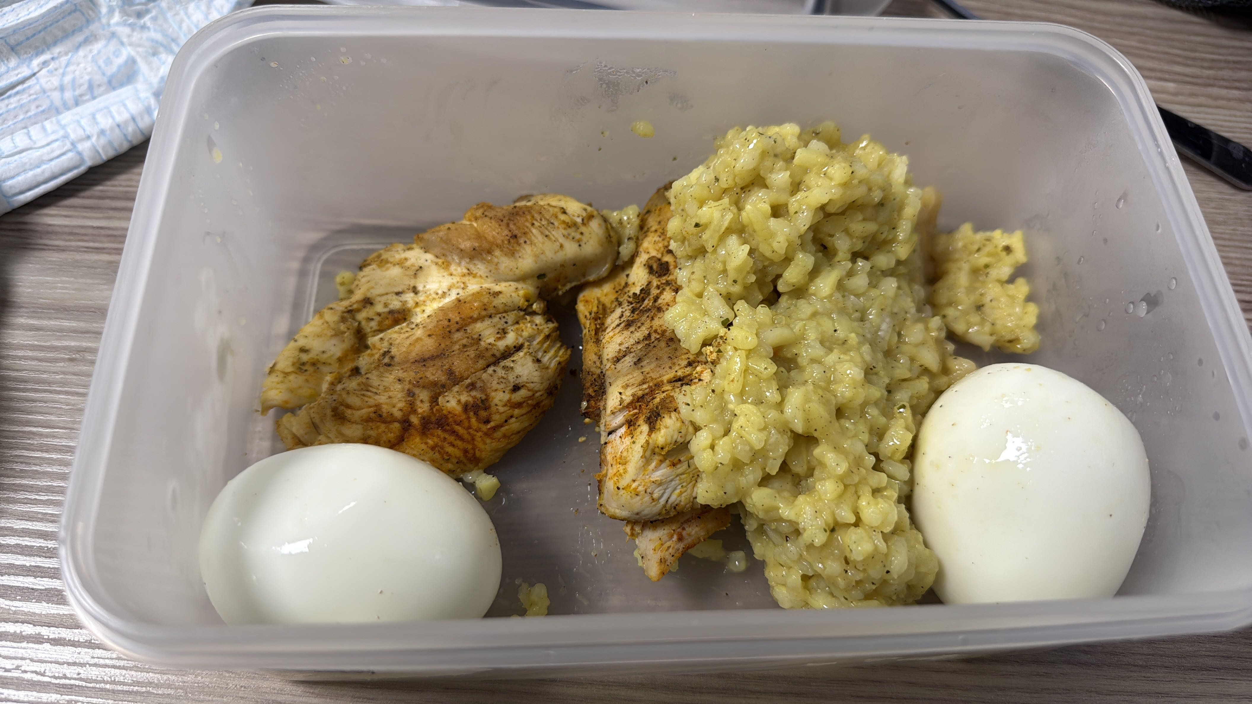 Pui cu orez și ouă