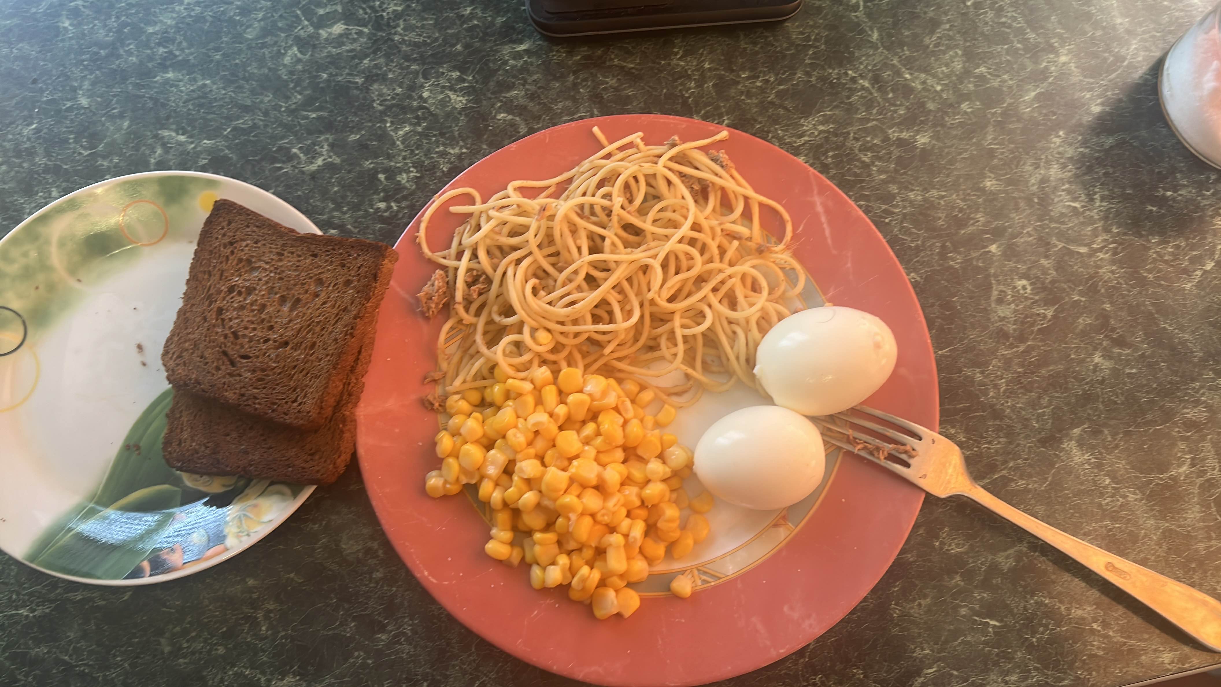 Завтрак с макаронами