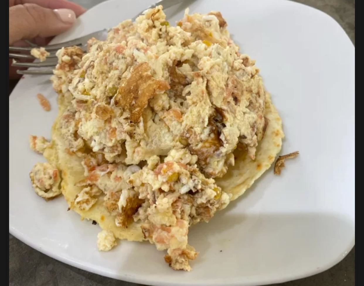 Huevos revueltos con tortilla