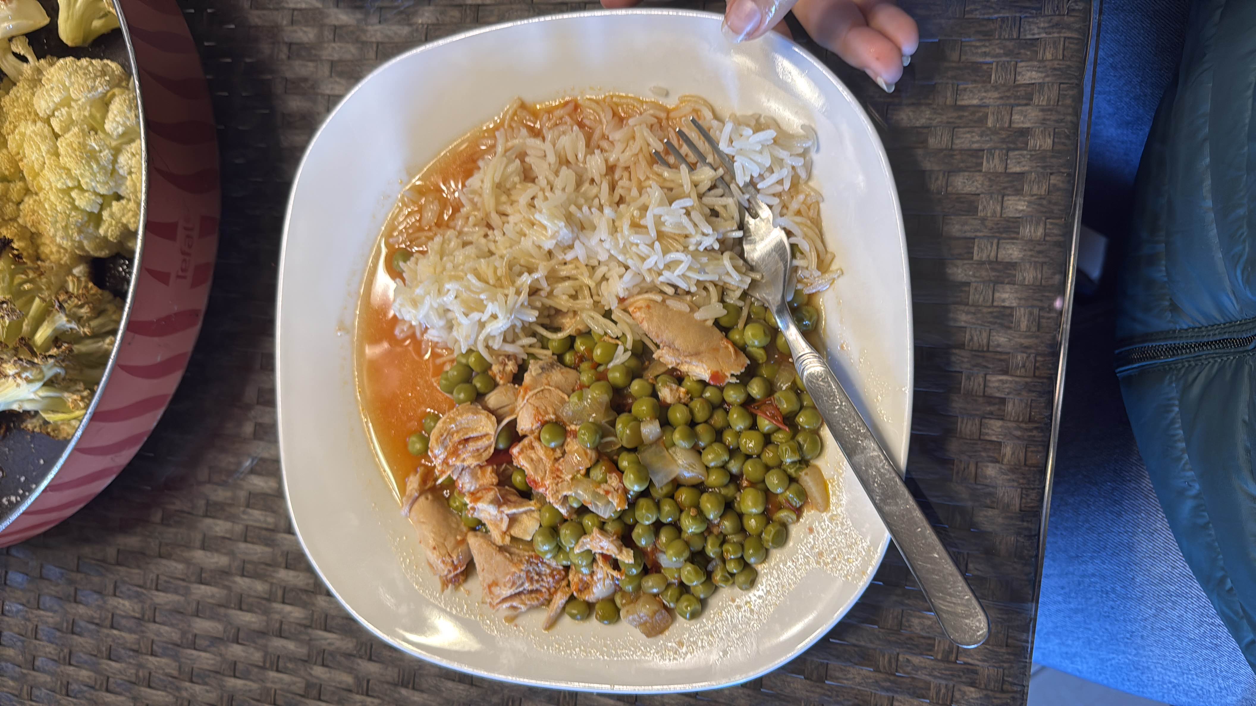 Chicken with peas and rice