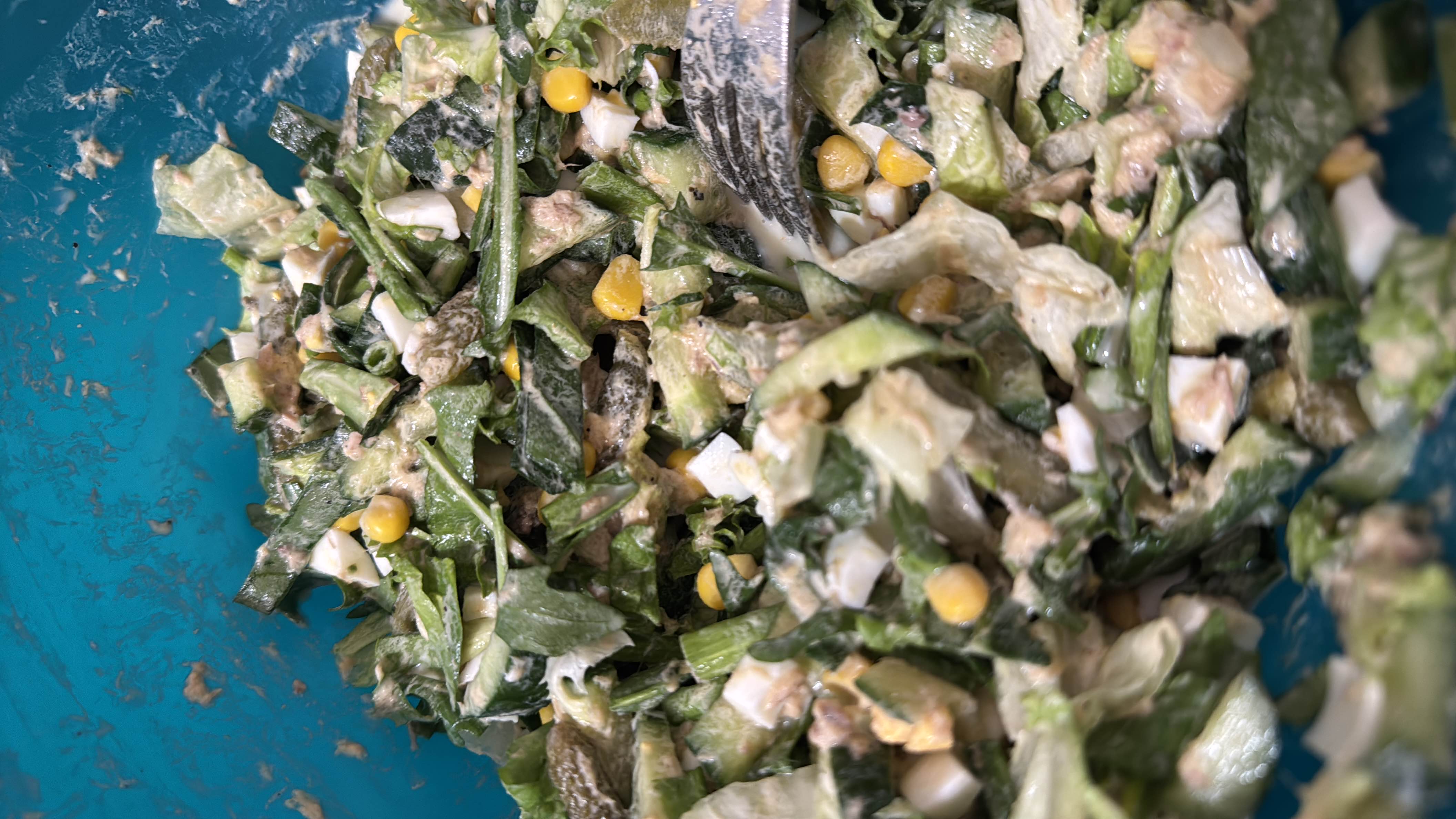 Салат с тунцом