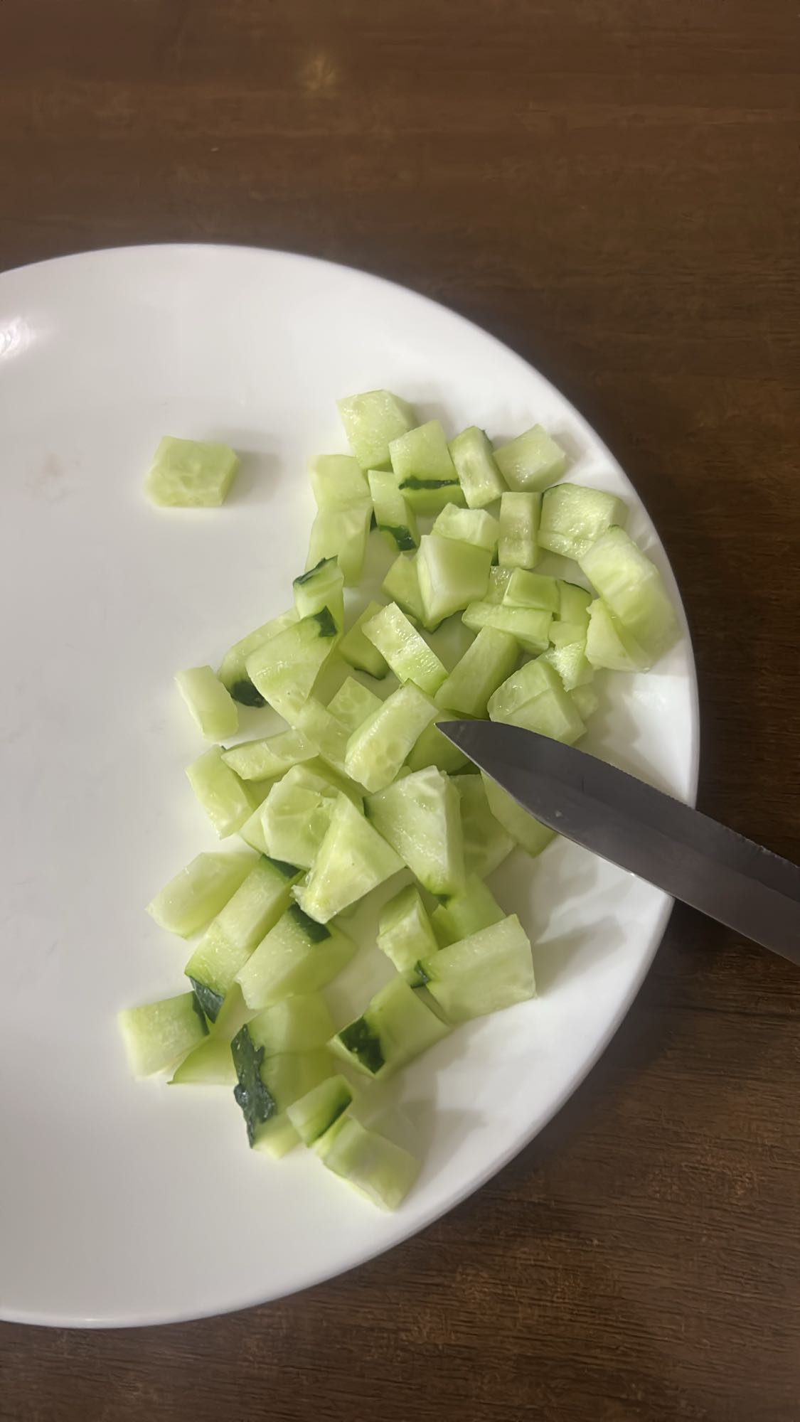 Нарезанный огурец