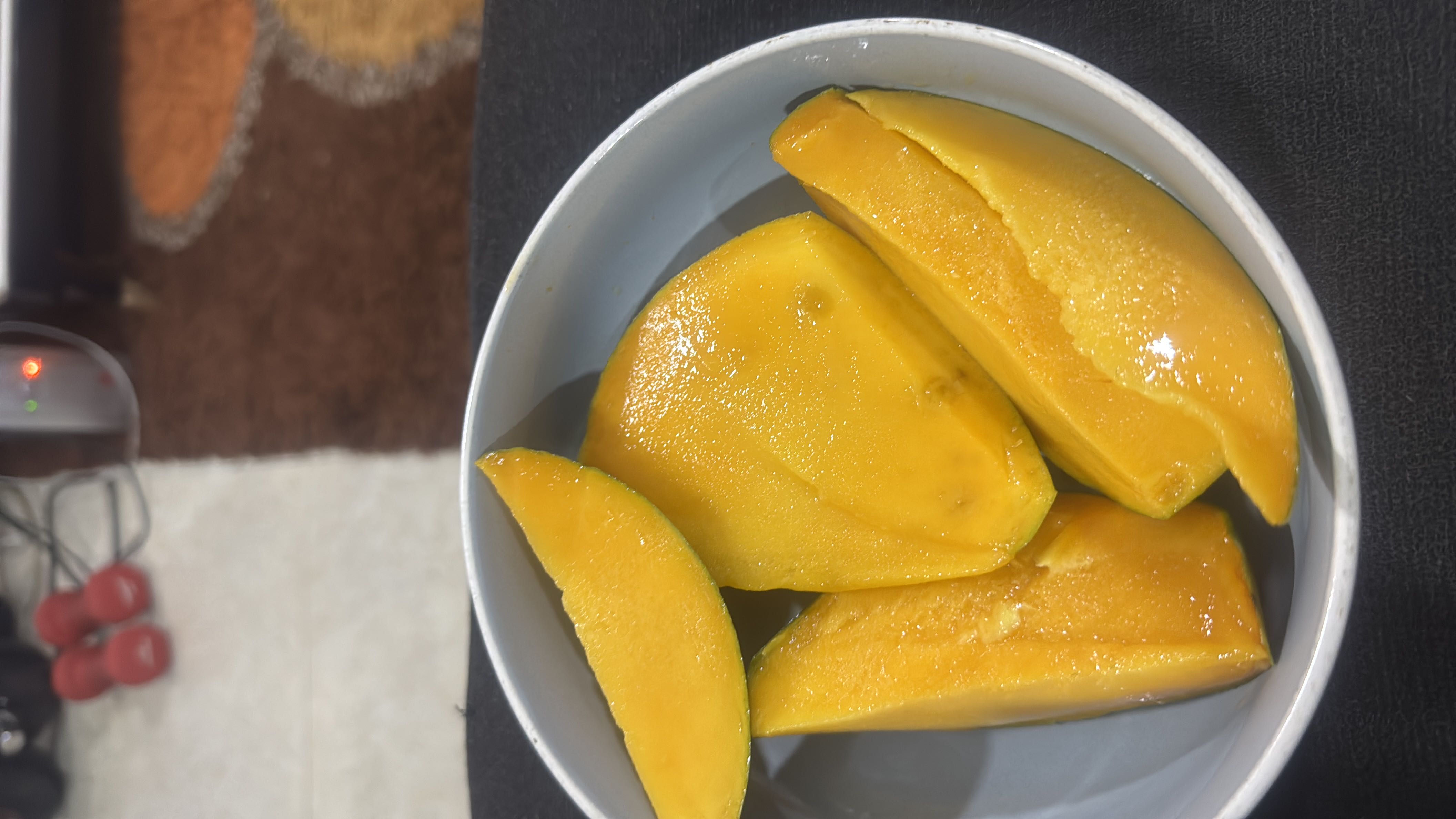 Fresh Mango Slices