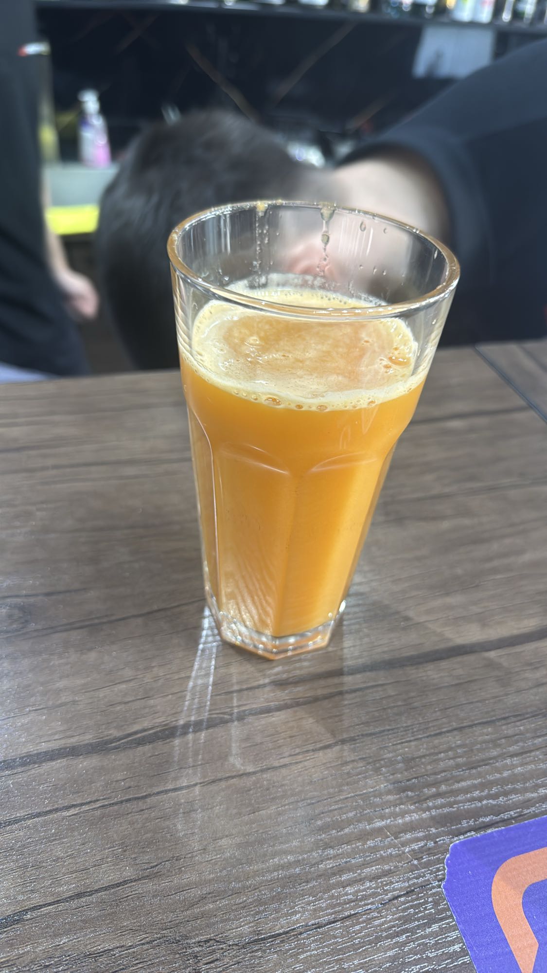 Свежевыжатый морковный сок