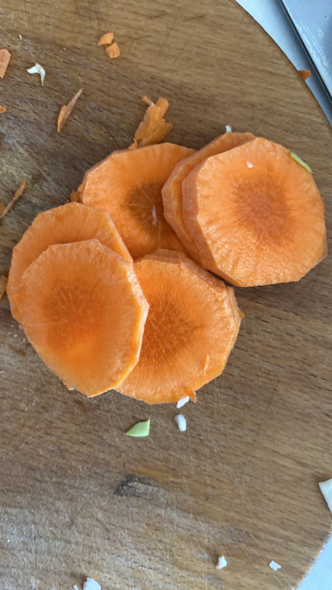 Нарезанная морковь