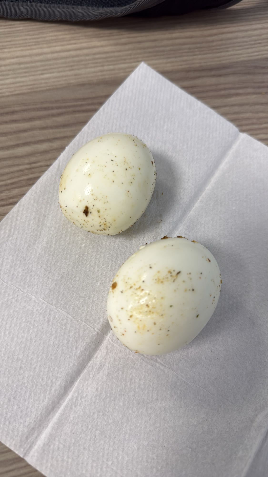 Ouă fierte condimentate